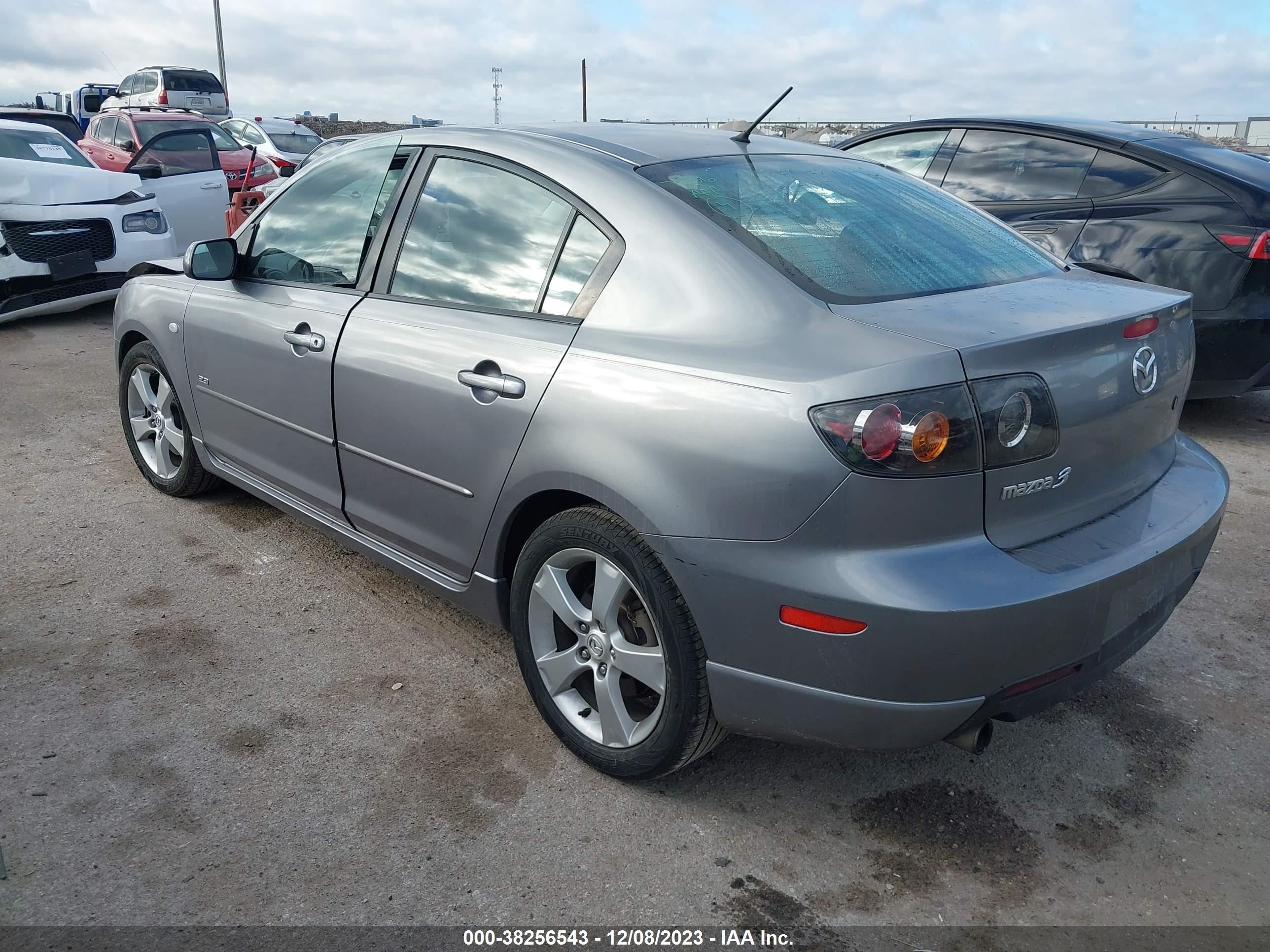 Photo 2 VIN: JM1BK323061525185 - MAZDA 3 