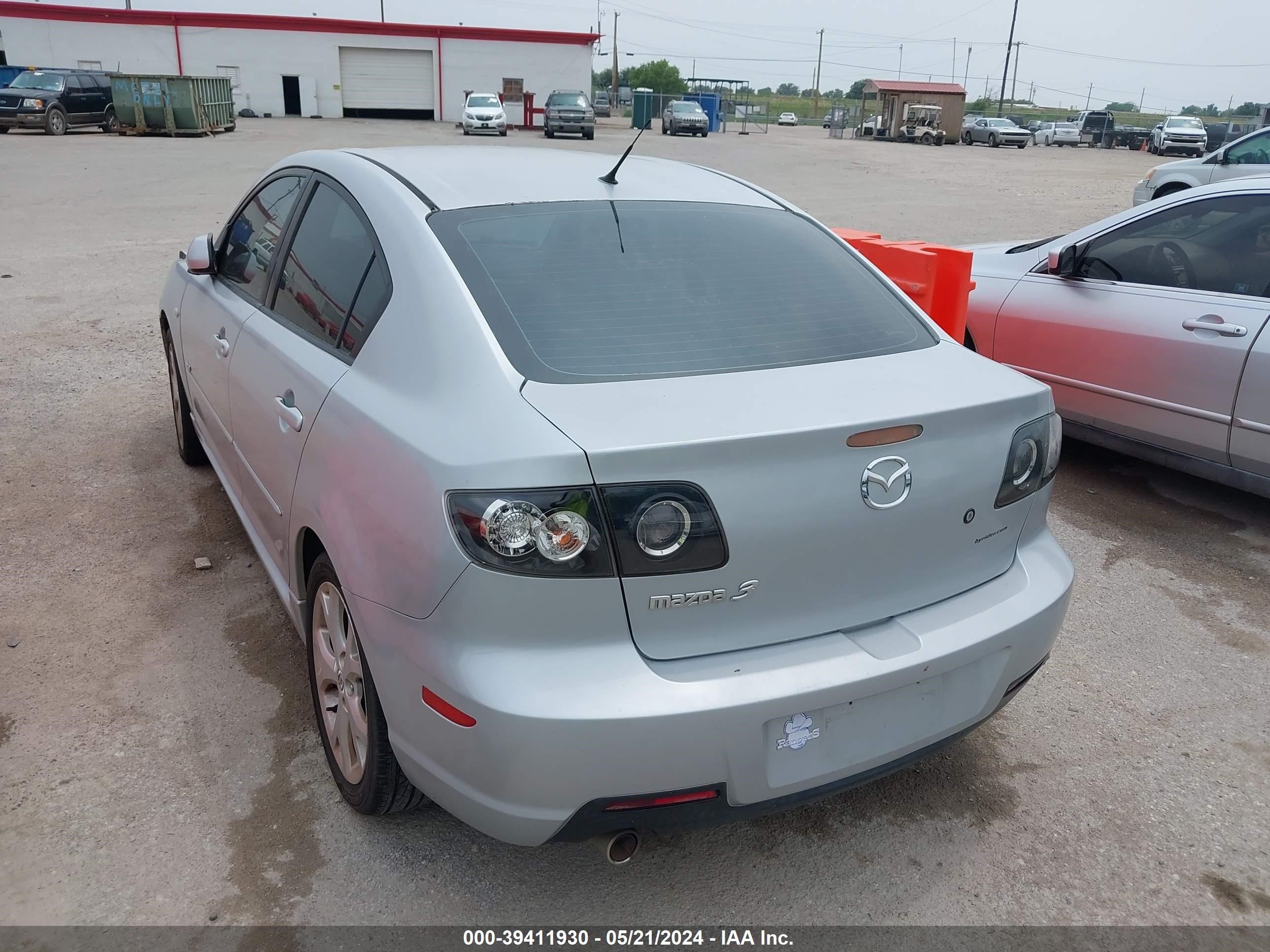 Photo 2 VIN: JM1BK323181828530 - MAZDA 3 