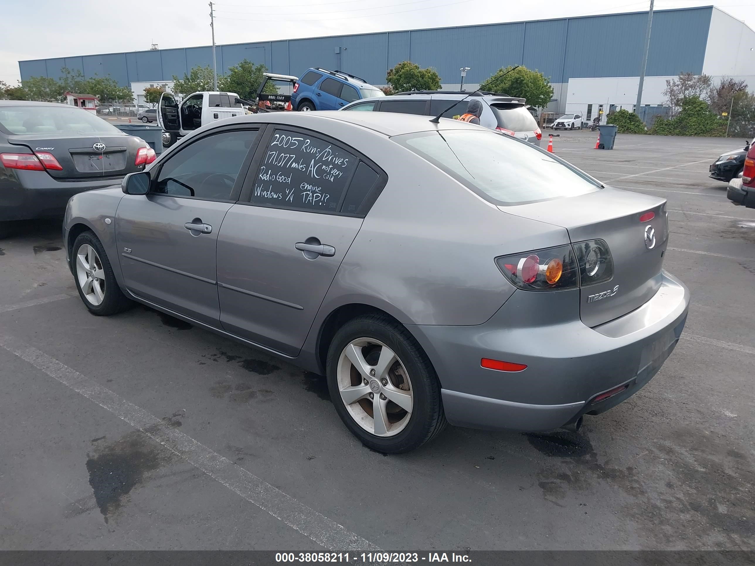 Photo 2 VIN: JM1BK323251241569 - MAZDA 3 