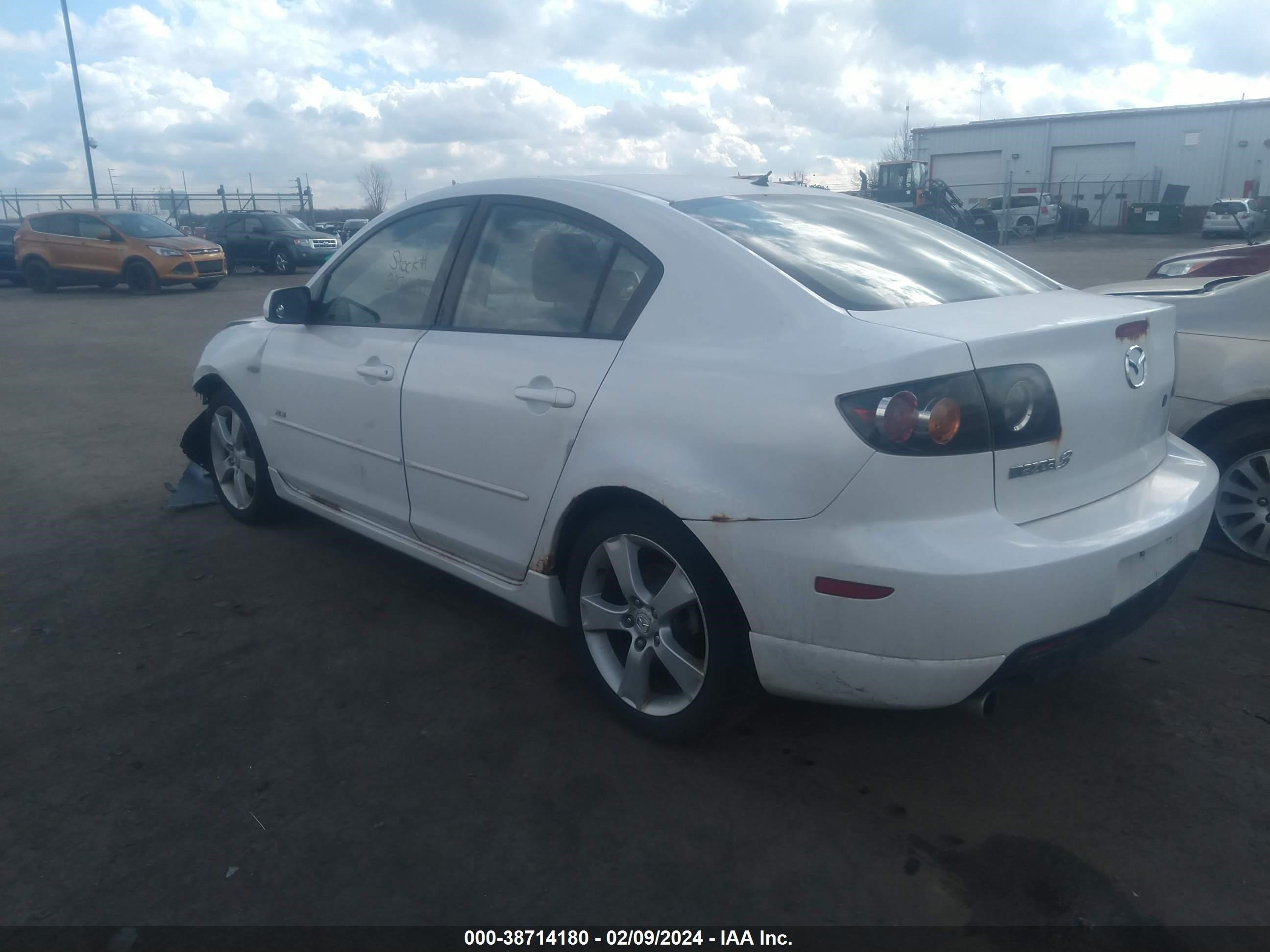 Photo 2 VIN: JM1BK323461419323 - MAZDA 3 