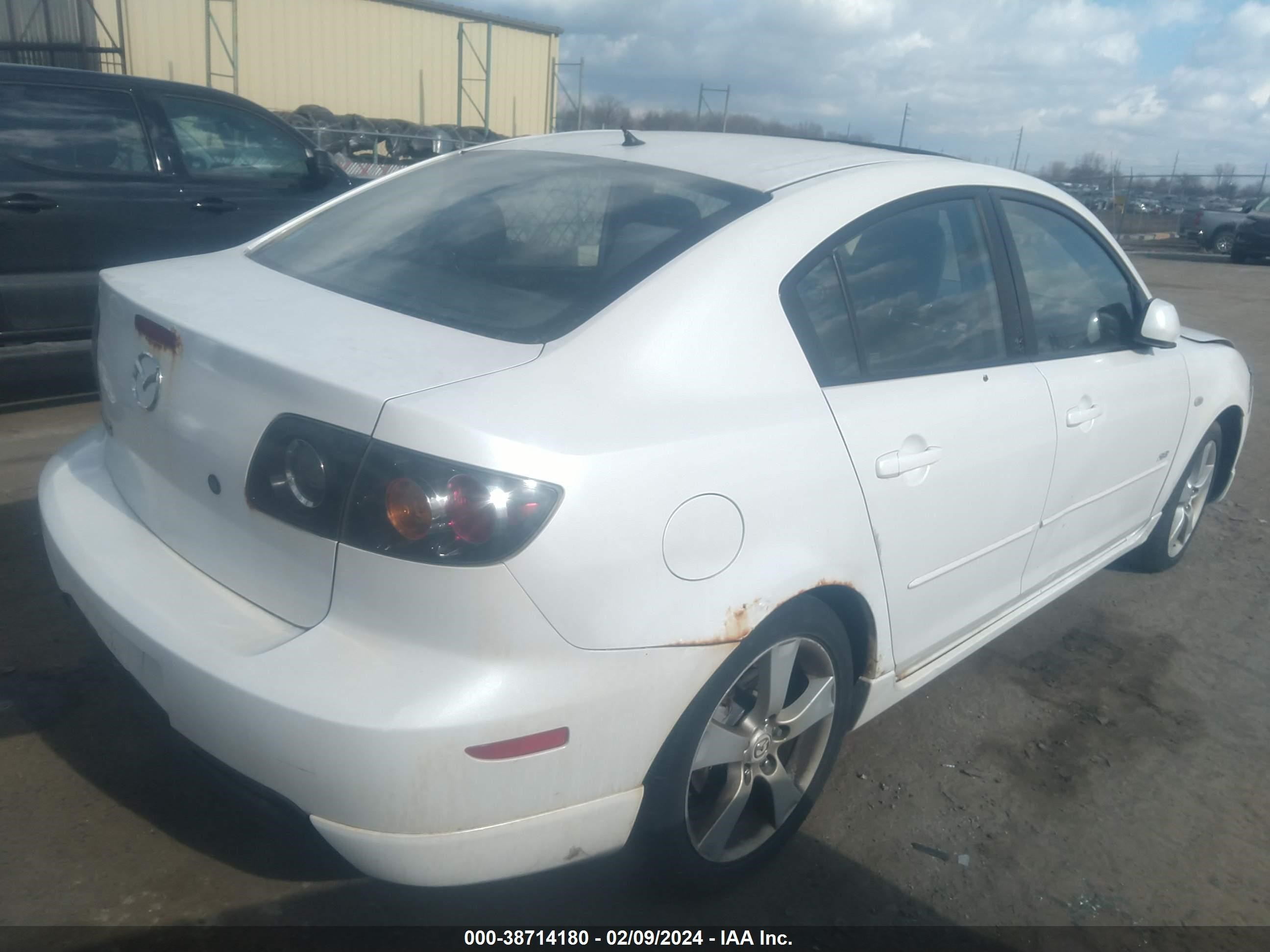 Photo 3 VIN: JM1BK323461419323 - MAZDA 3 