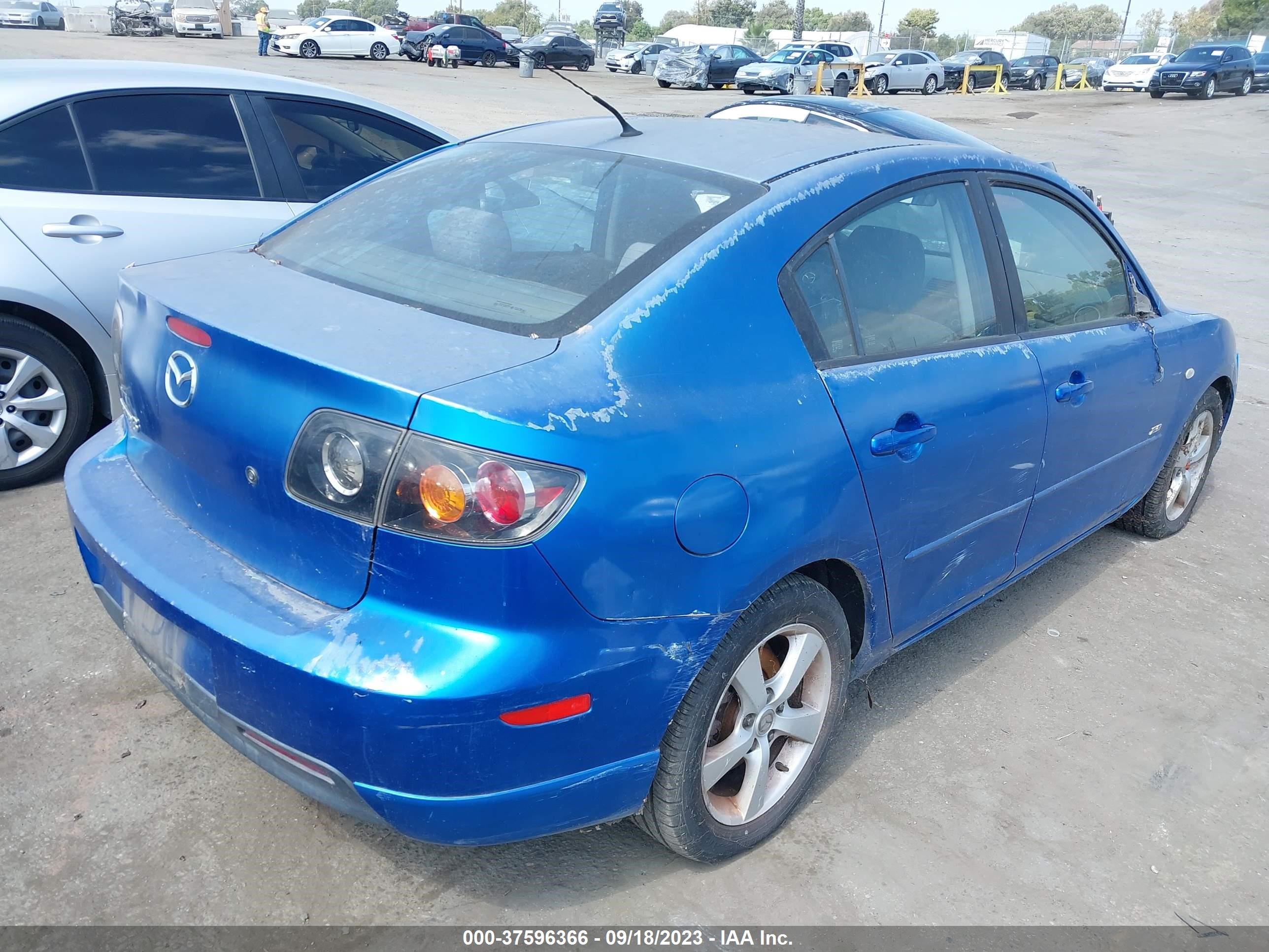 Photo 3 VIN: JM1BK323651252963 - MAZDA 3 