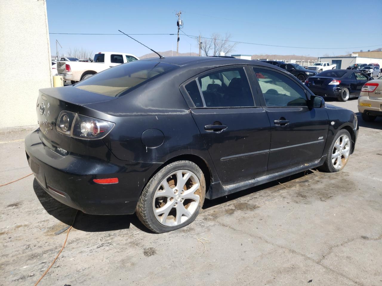 Photo 2 VIN: JM1BK323871668127 - MAZDA 3 