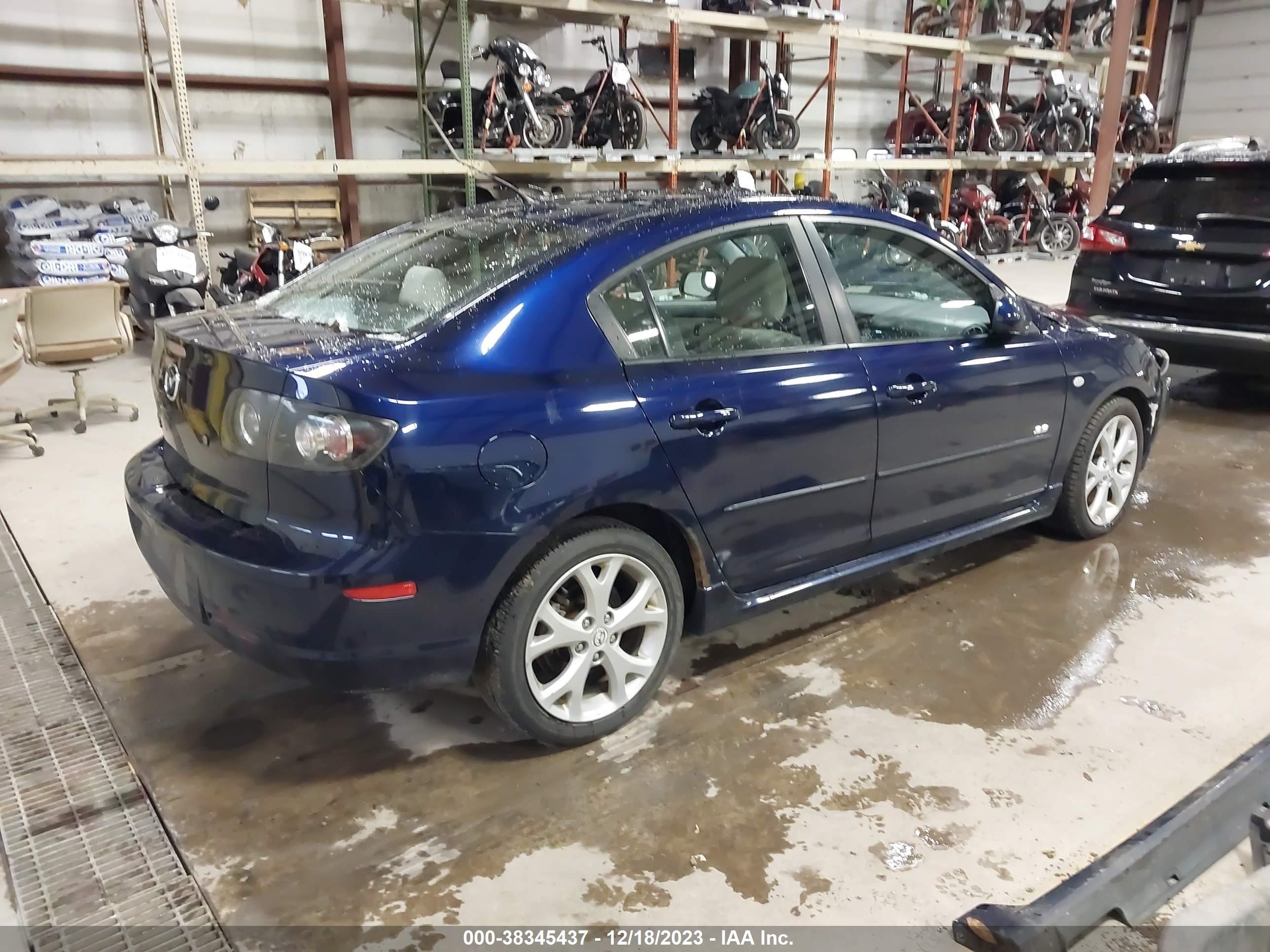 Photo 3 VIN: JM1BK323X81168486 - MAZDA 3 