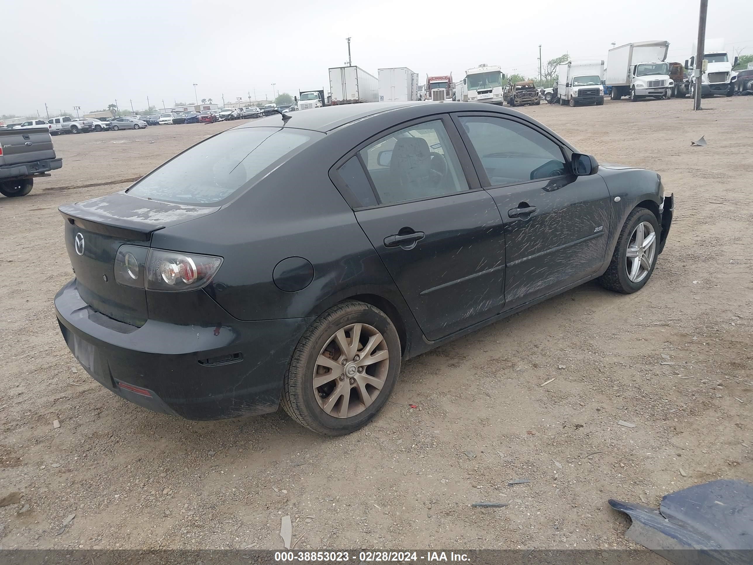 Photo 3 VIN: JM1BK323X81843561 - MAZDA 3 