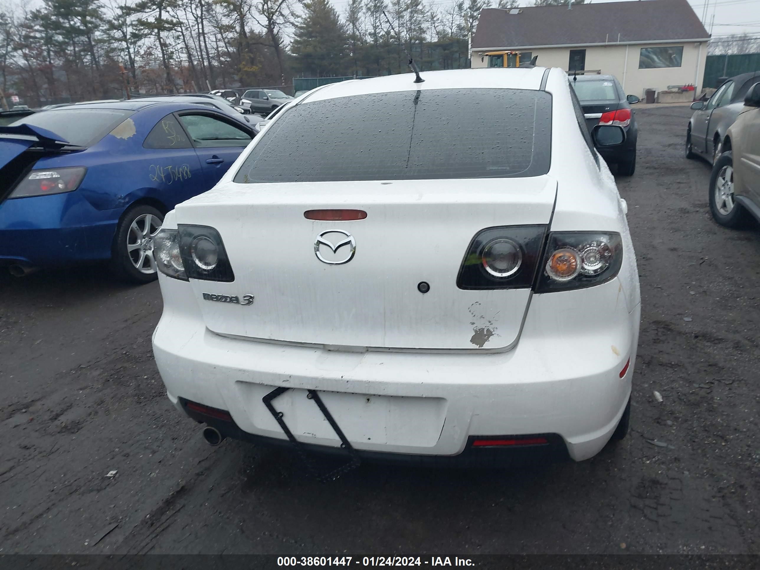 Photo 5 VIN: JM1BK324181824311 - MAZDA 3 