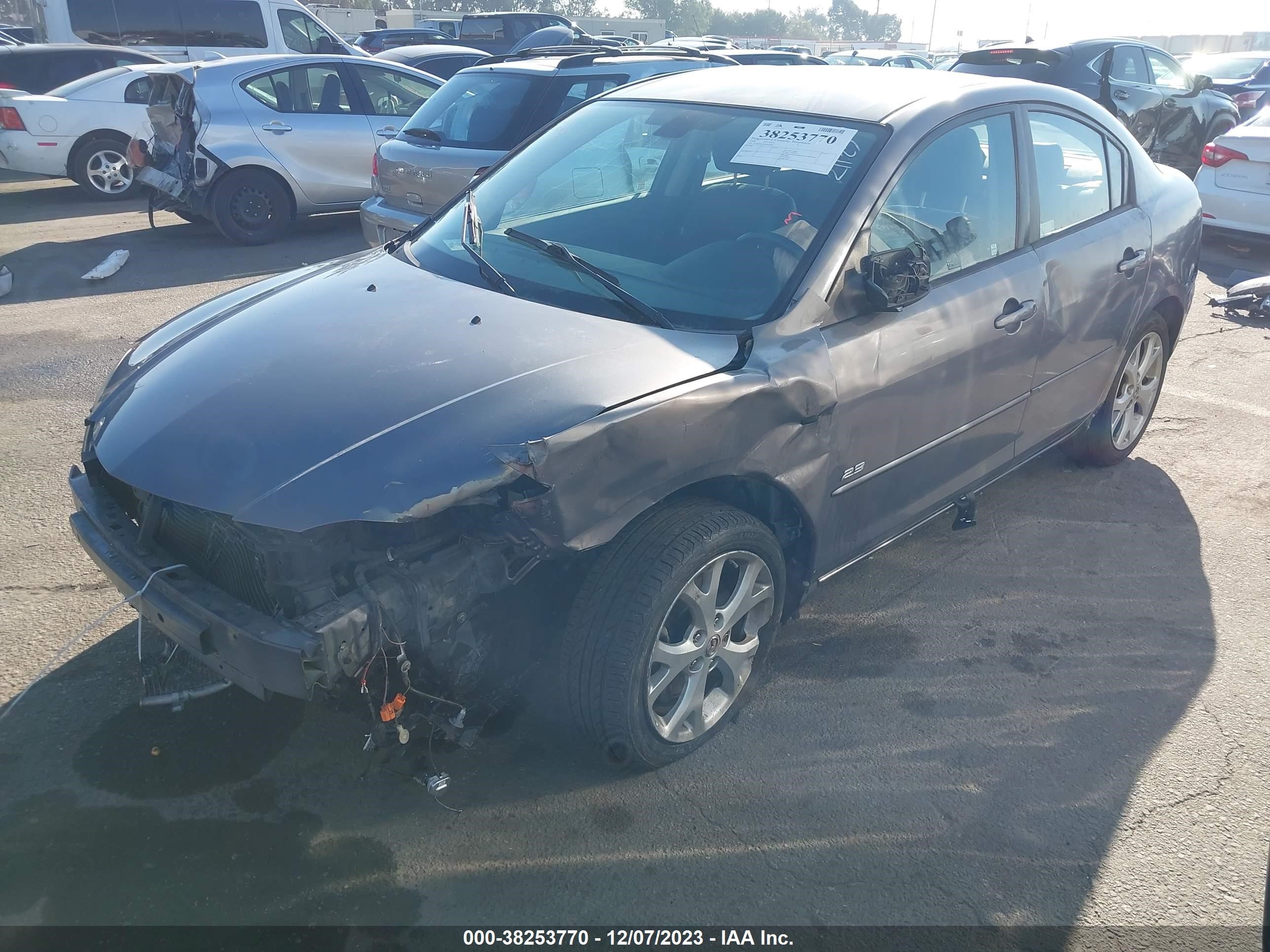 Photo 1 VIN: JM1BK324X81825845 - MAZDA 3 