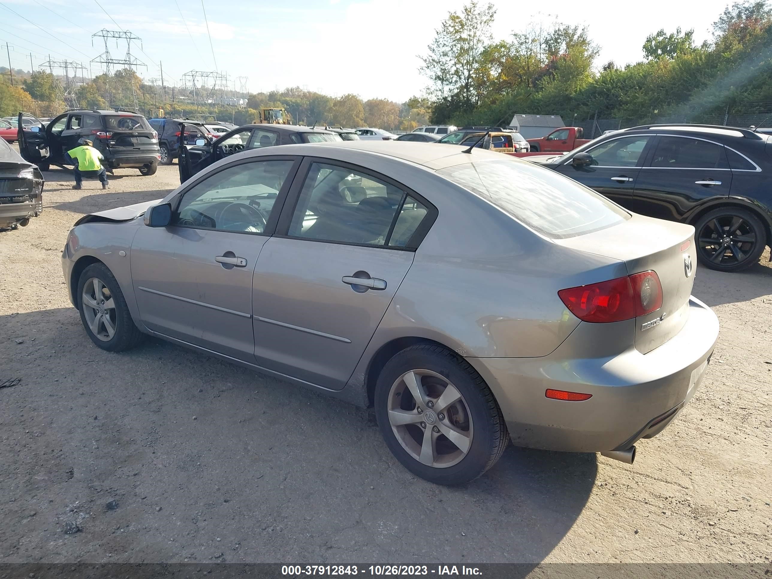 Photo 2 VIN: JM1BK32F061457304 - MAZDA 3 