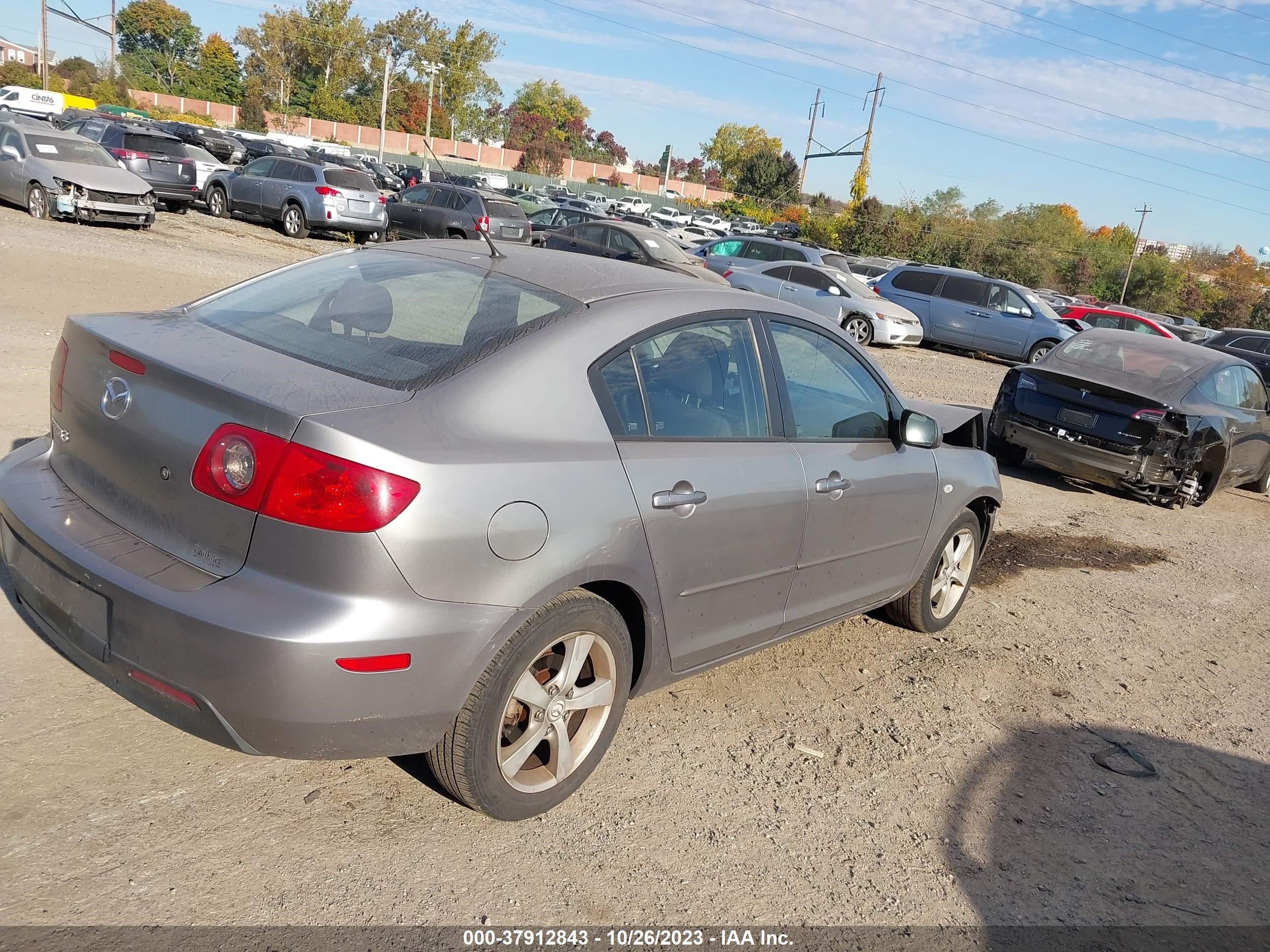 Photo 3 VIN: JM1BK32F061457304 - MAZDA 3 