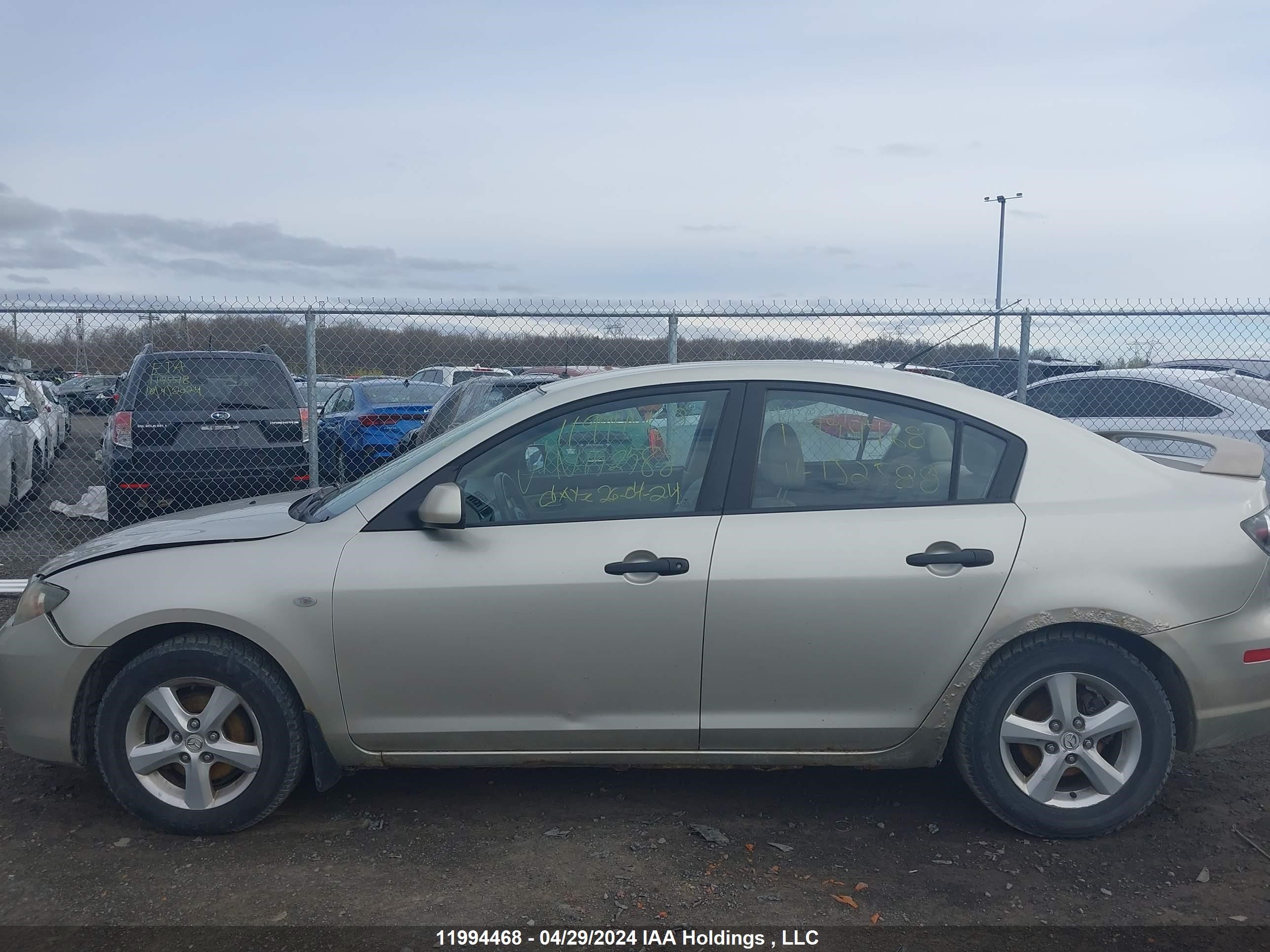 Photo 14 VIN: JM1BK32F181152588 - MAZDA 3 