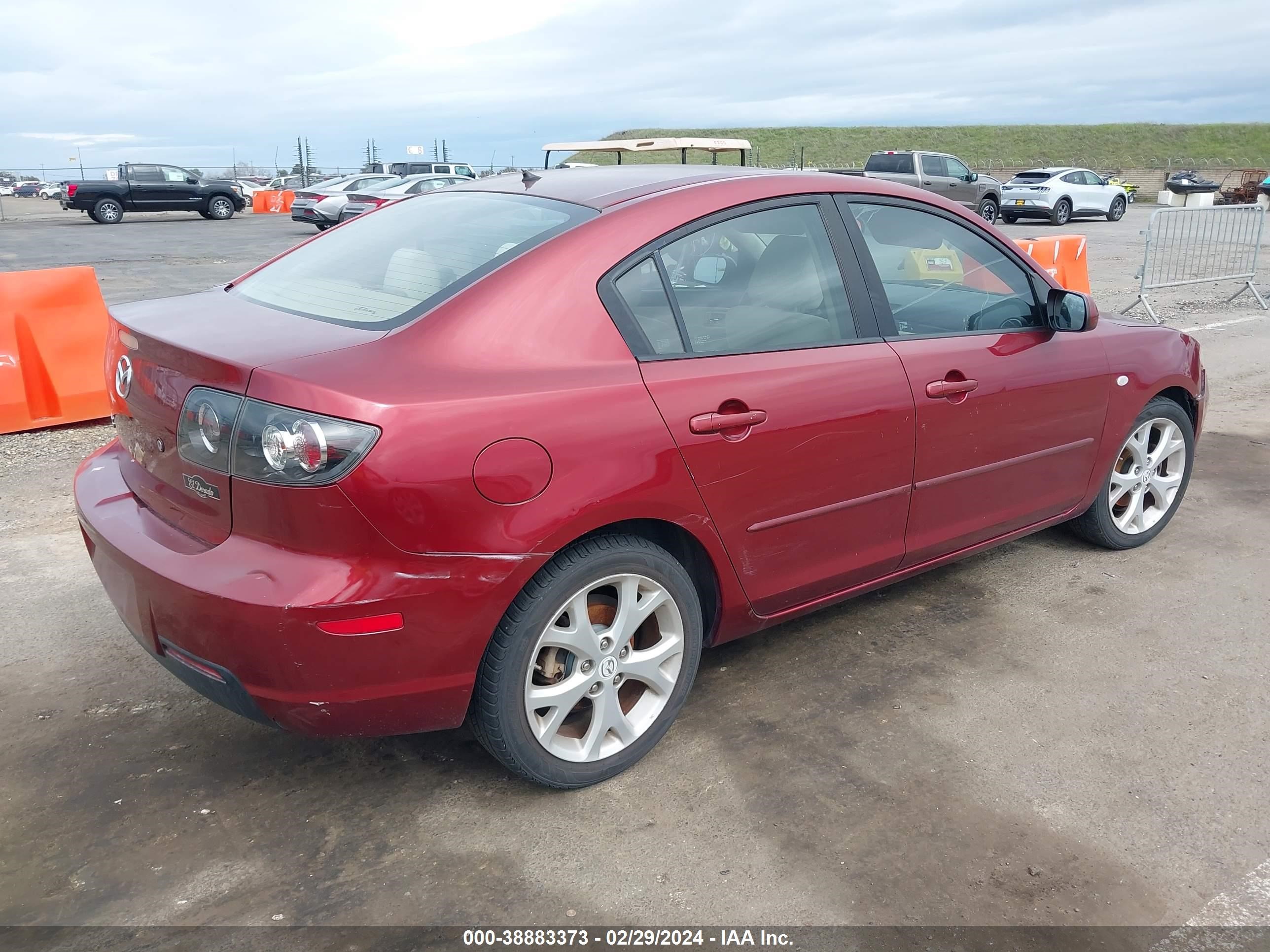 Photo 3 VIN: JM1BK32F181186675 - MAZDA 3 