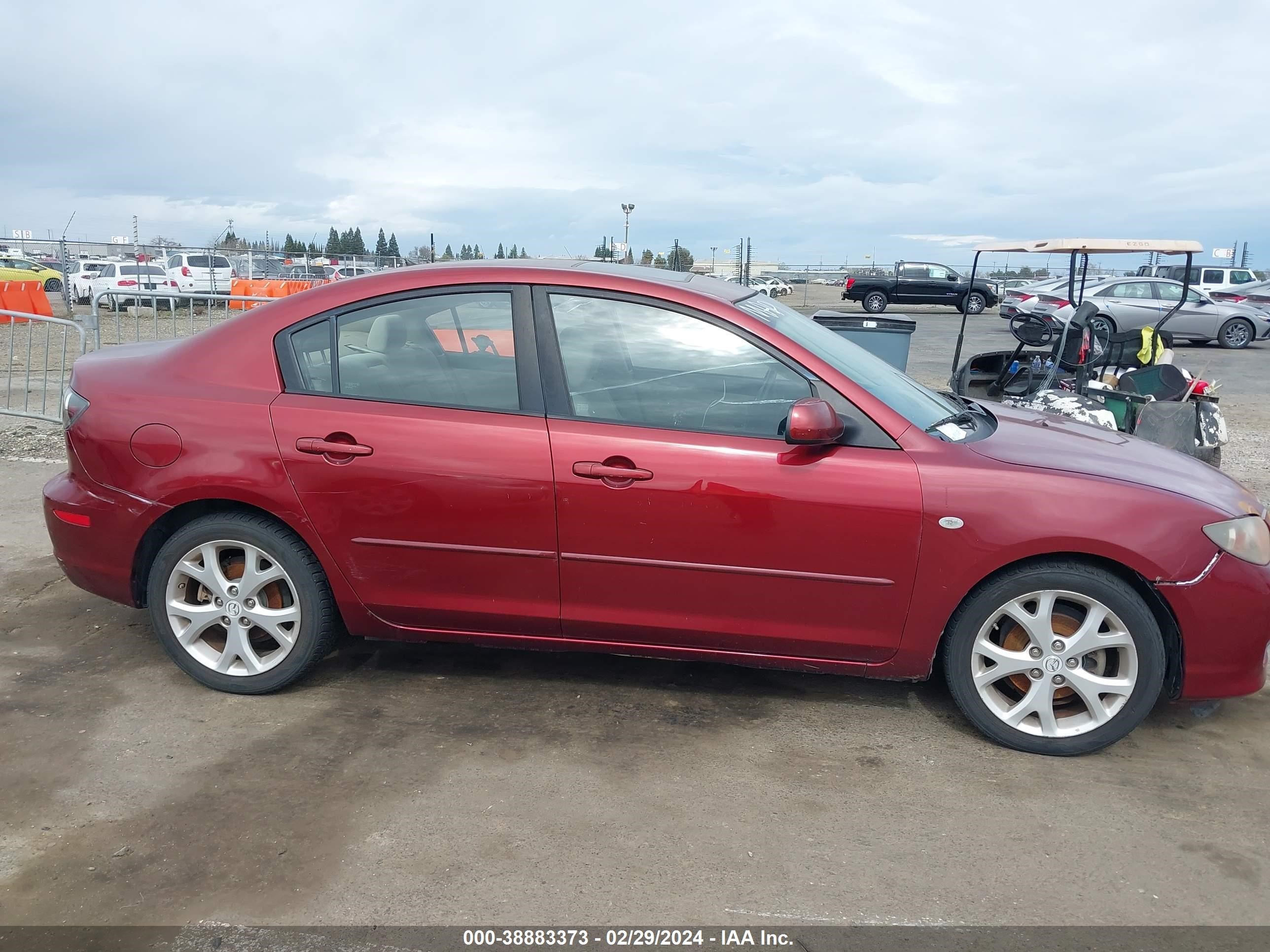 Photo 5 VIN: JM1BK32F181186675 - MAZDA 3 