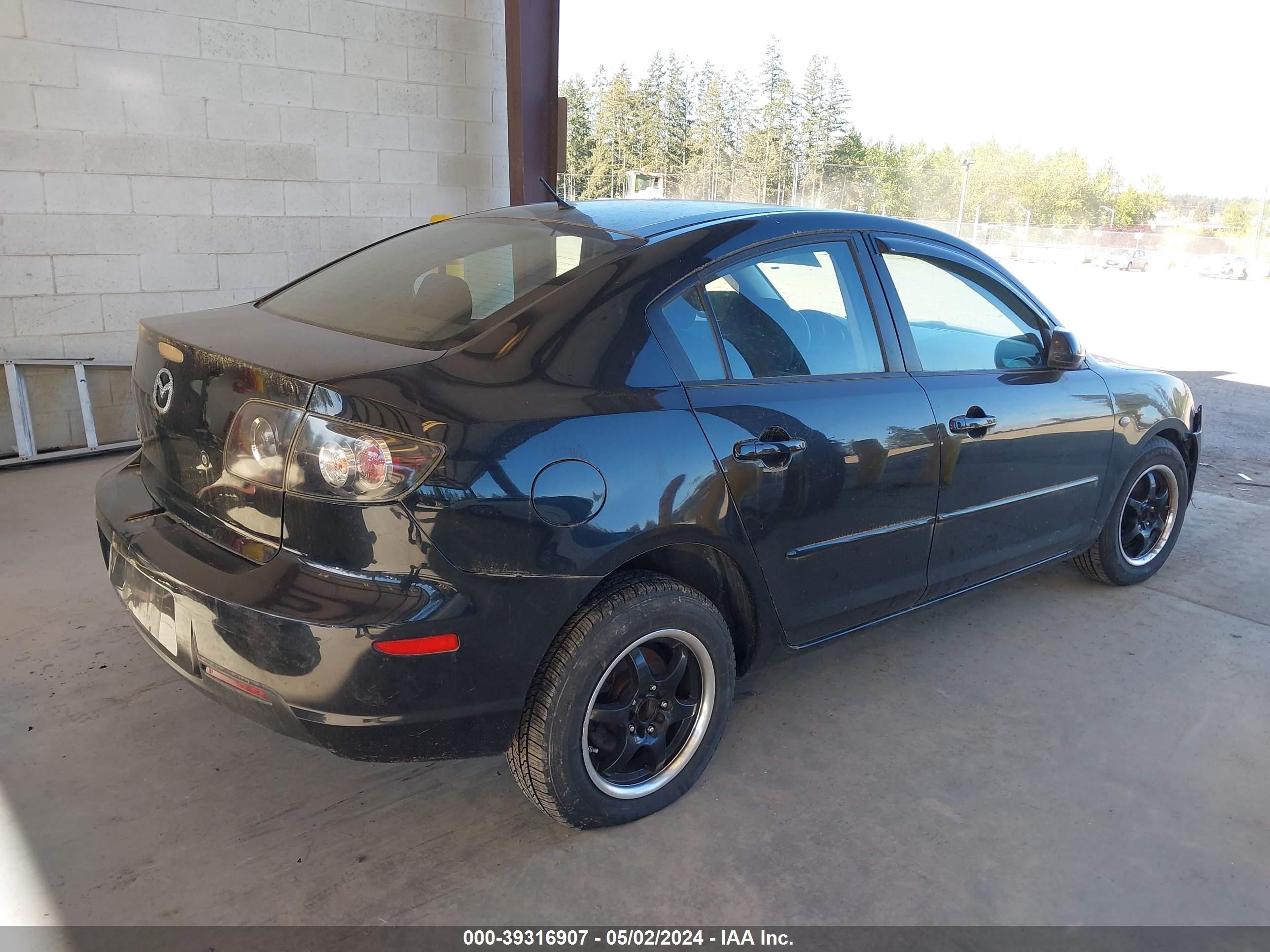 Photo 3 VIN: JM1BK32F181874255 - MAZDA 3 