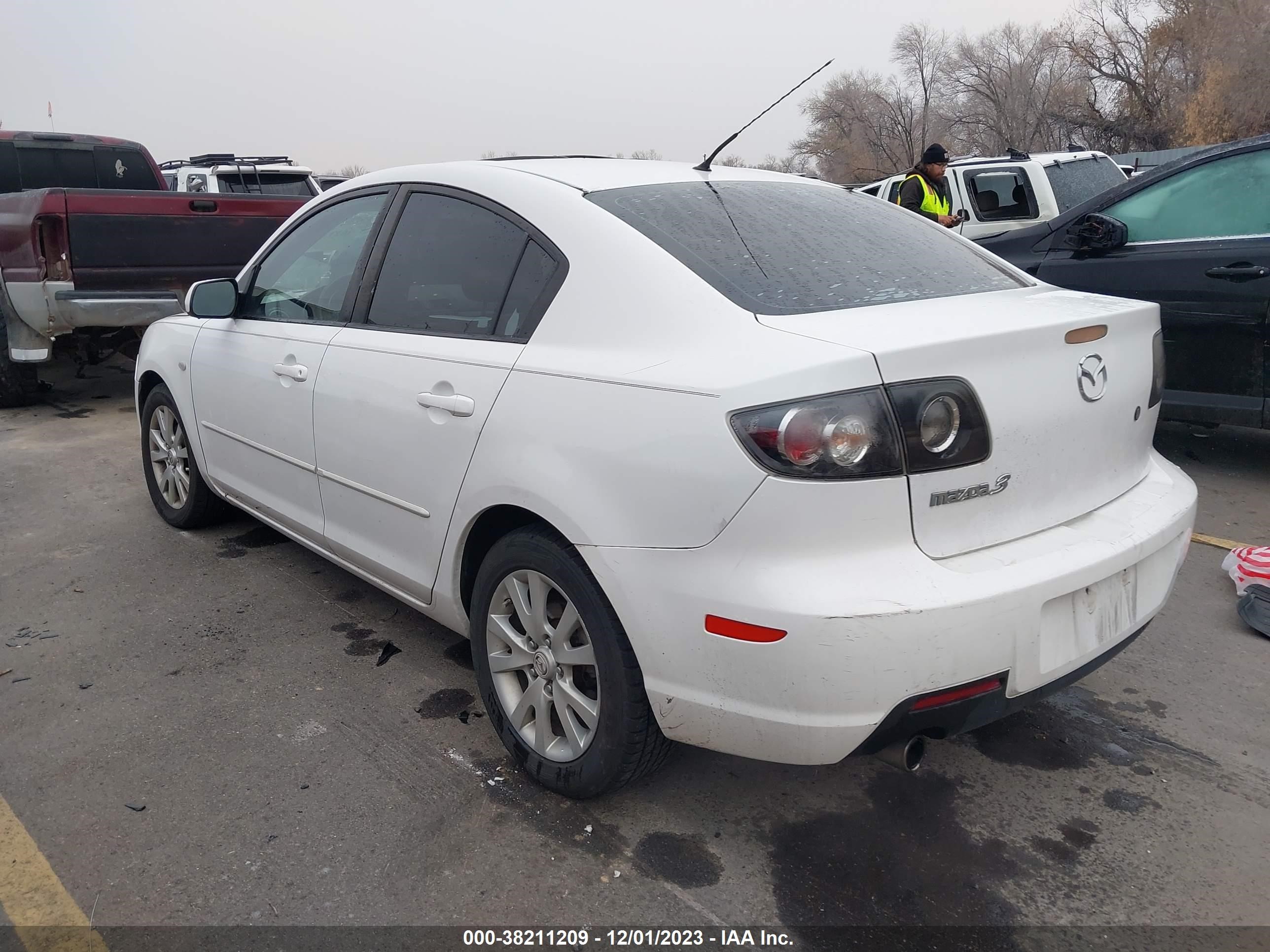 Photo 2 VIN: JM1BK32F271695348 - MAZDA 3 