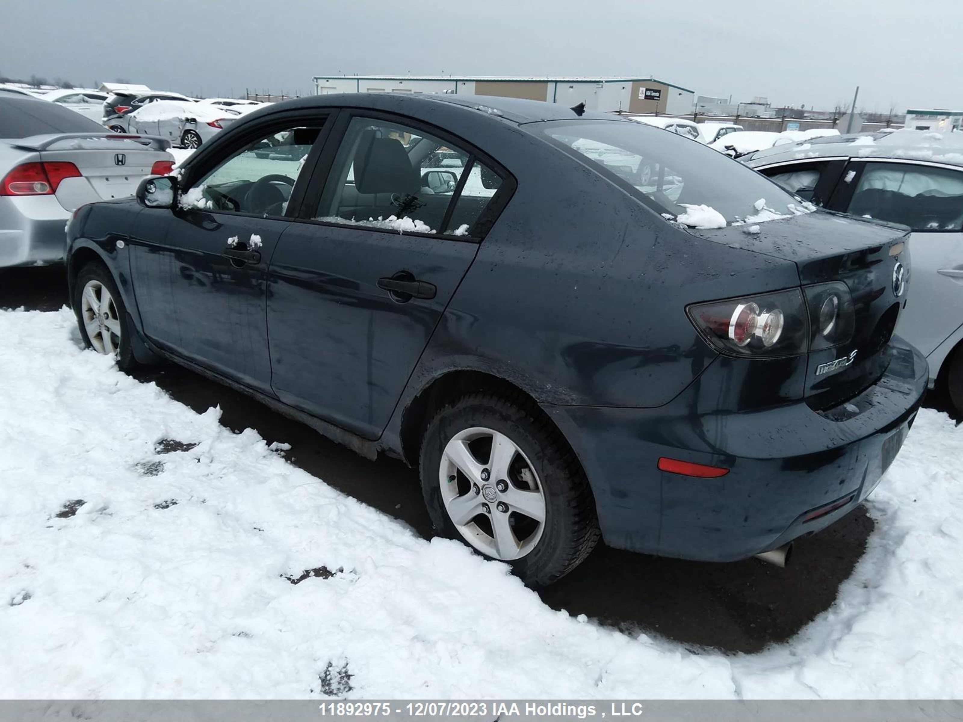 Photo 2 VIN: JM1BK32F281162448 - MAZDA 3 