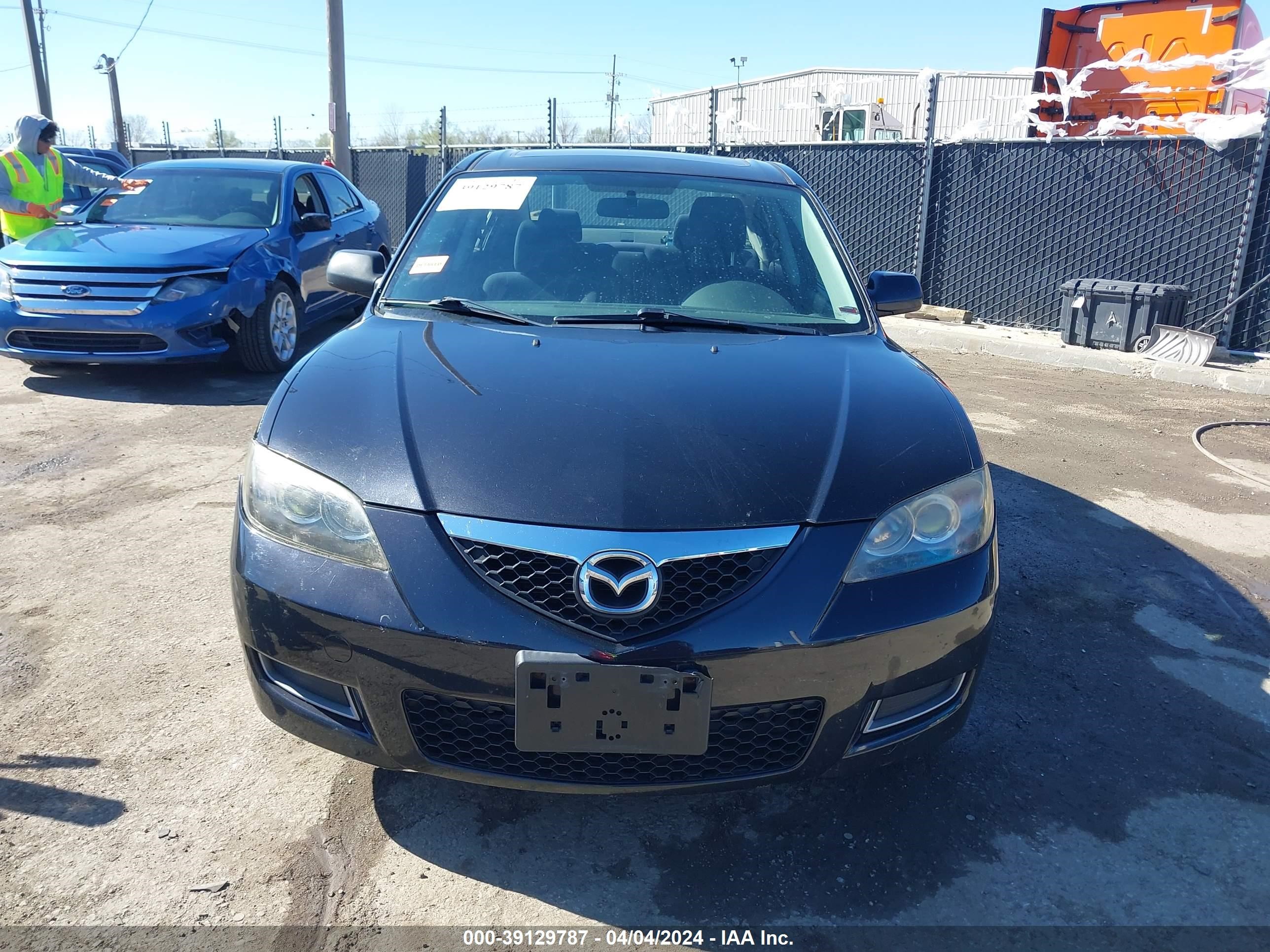 Photo 11 VIN: JM1BK32F281860641 - MAZDA 3 