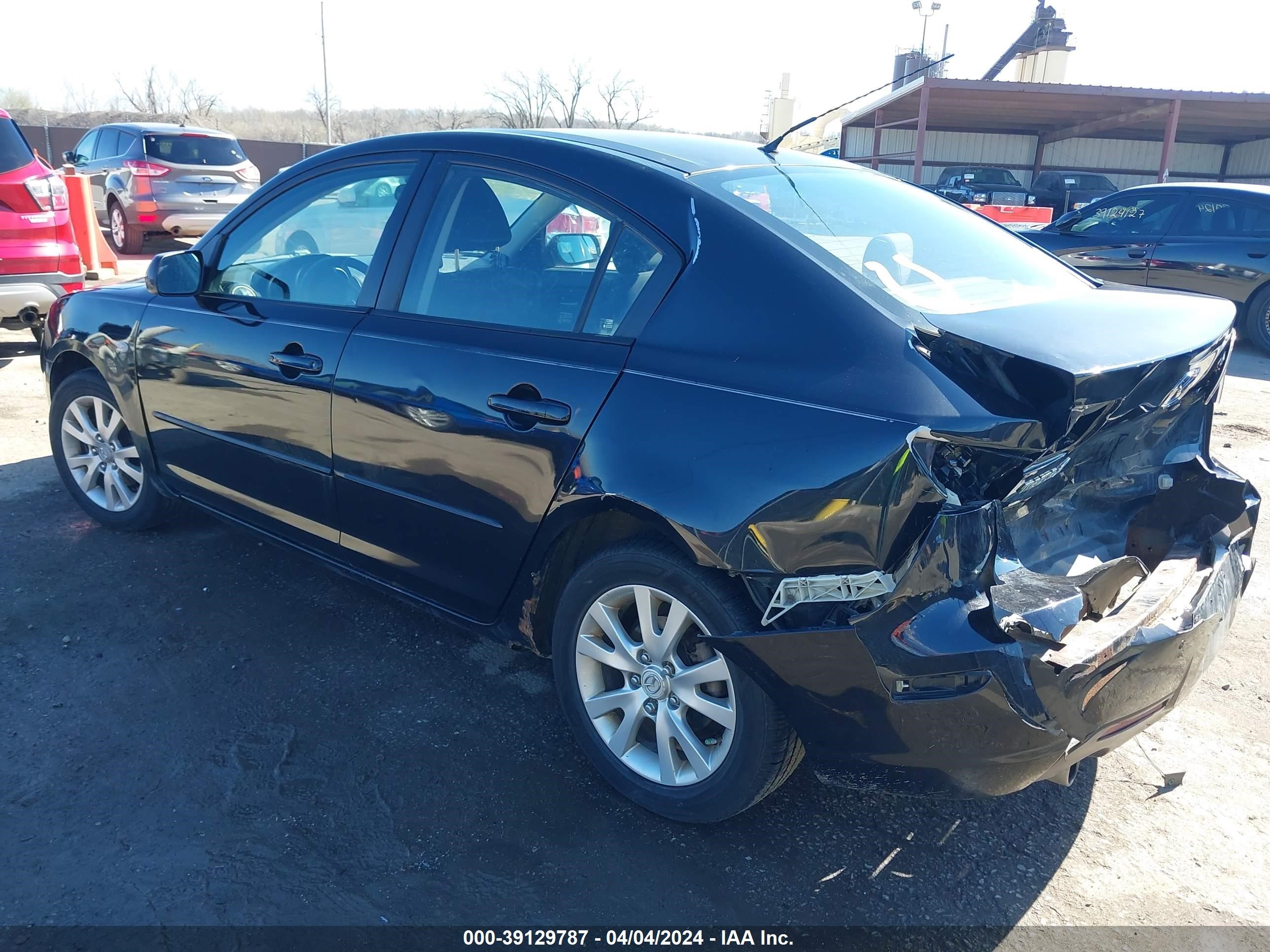 Photo 2 VIN: JM1BK32F281860641 - MAZDA 3 