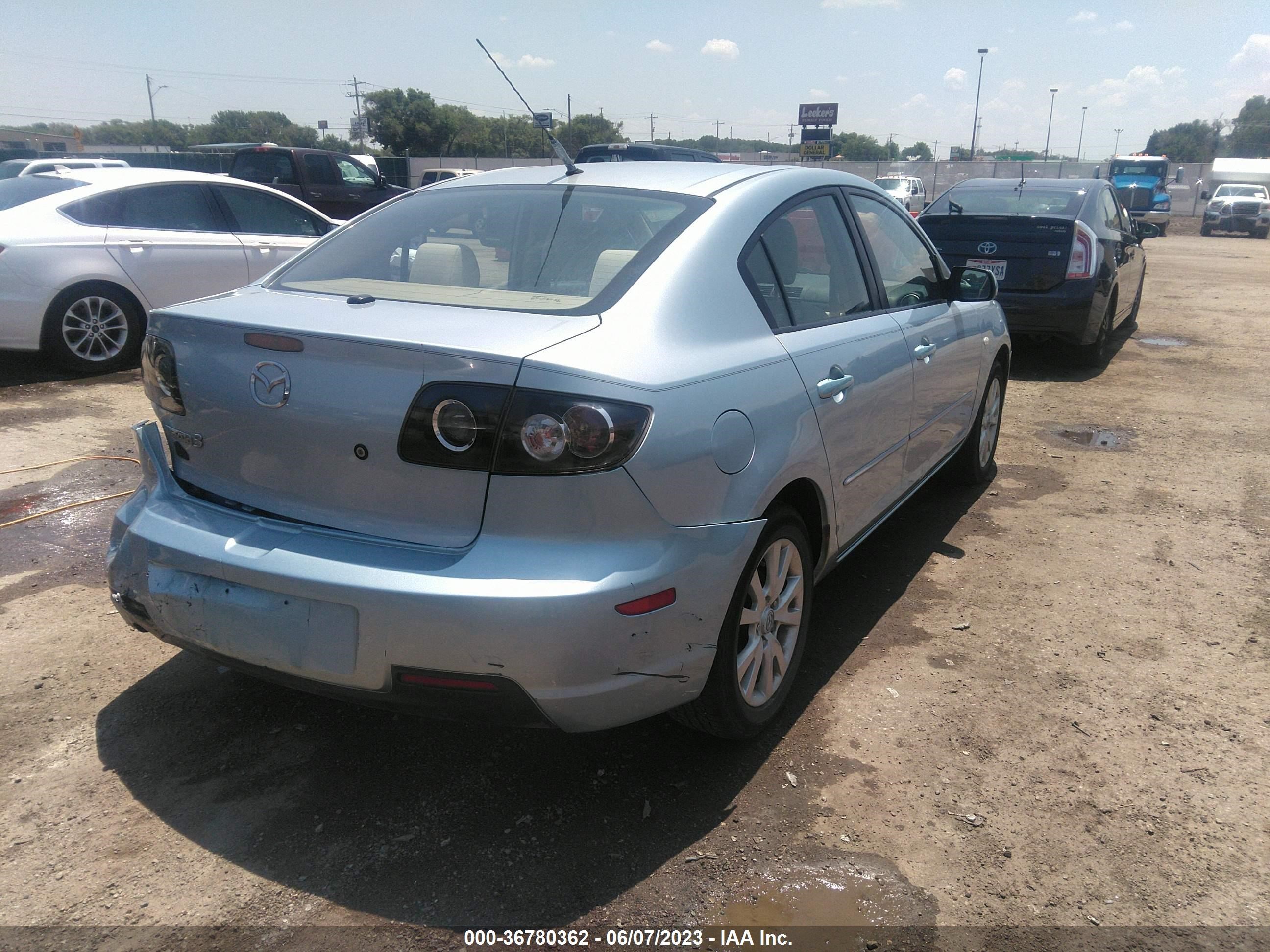 Photo 3 VIN: JM1BK32F371727336 - MAZDA 3 