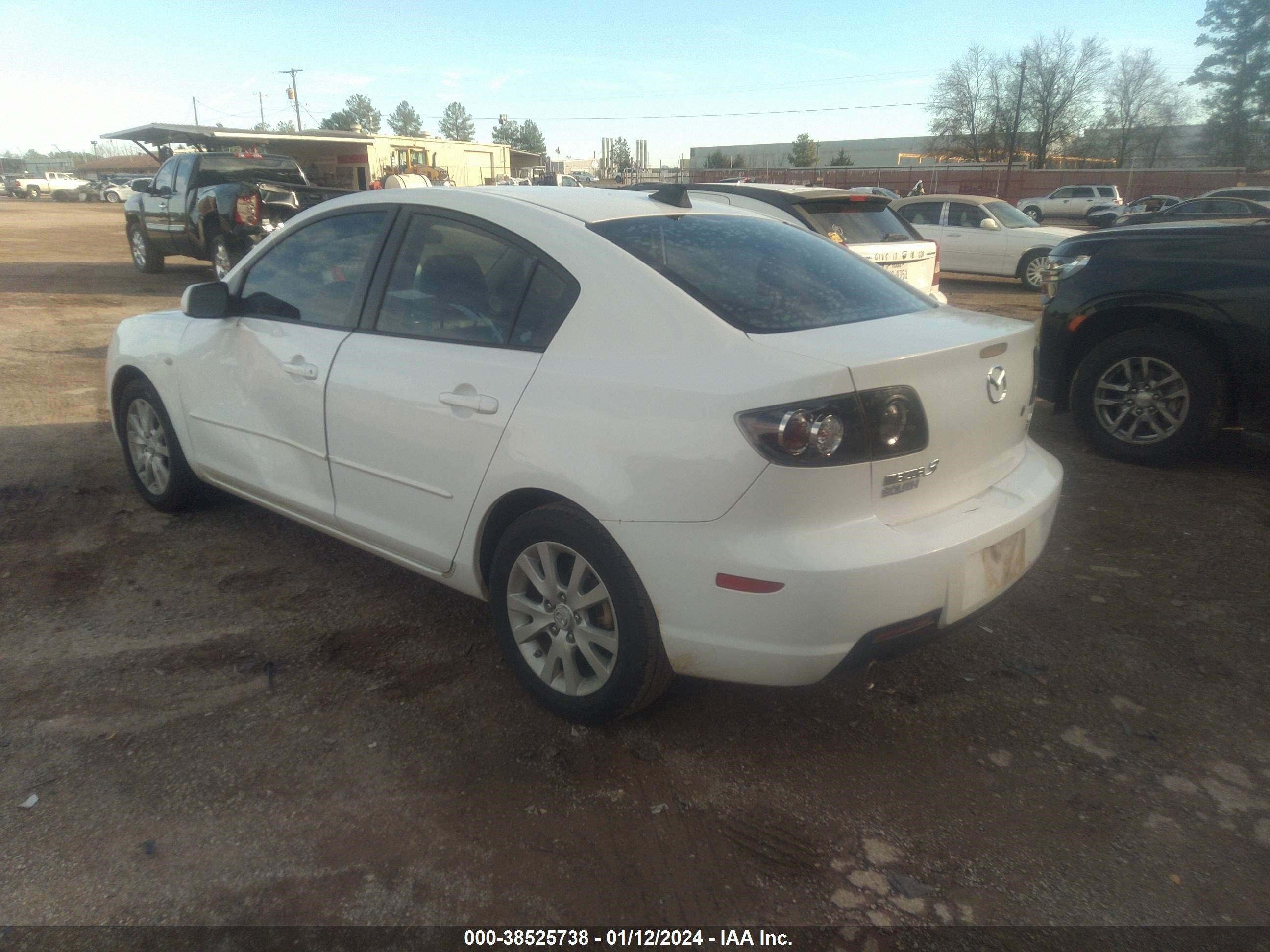 Photo 2 VIN: JM1BK32F381808158 - MAZDA 3 