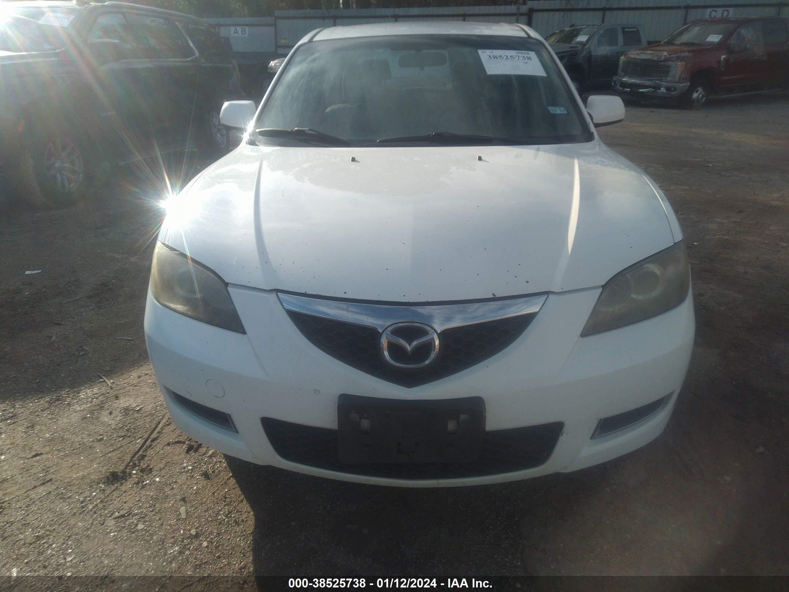 Photo 5 VIN: JM1BK32F381808158 - MAZDA 3 