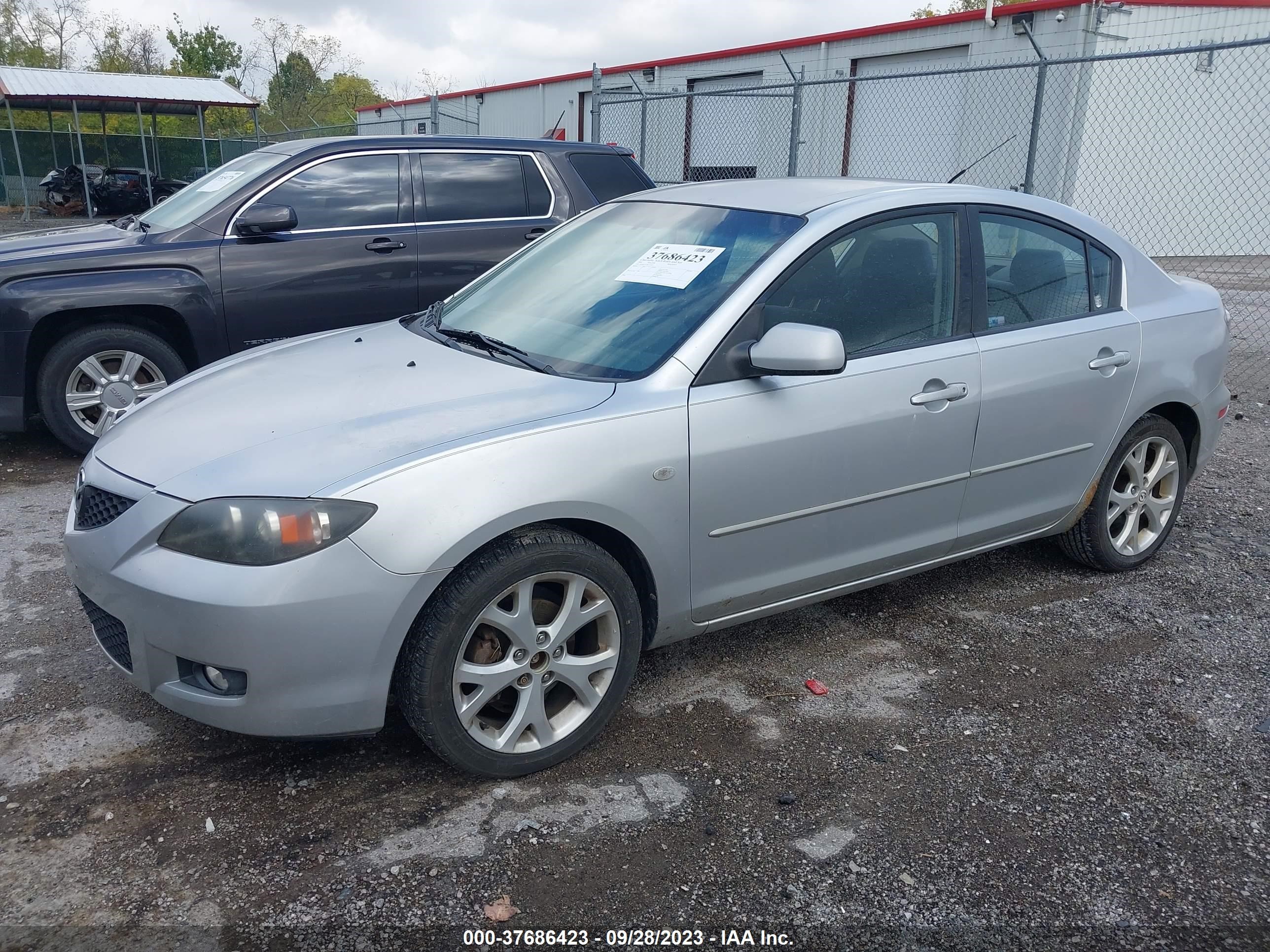 Photo 1 VIN: JM1BK32F481172527 - MAZDA 3 