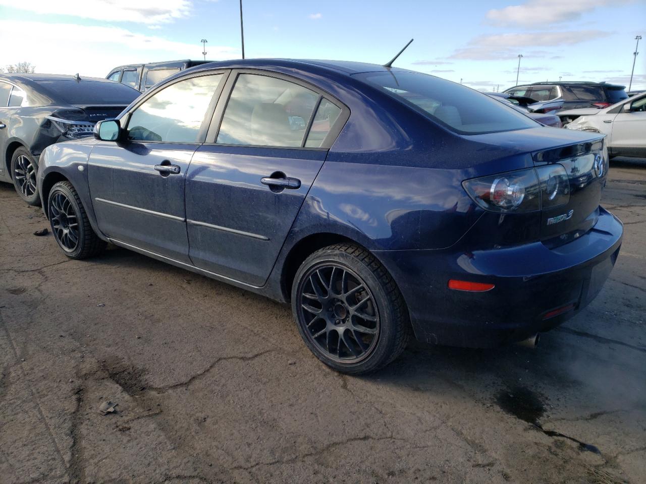 Photo 1 VIN: JM1BK32F581105578 - MAZDA 3 