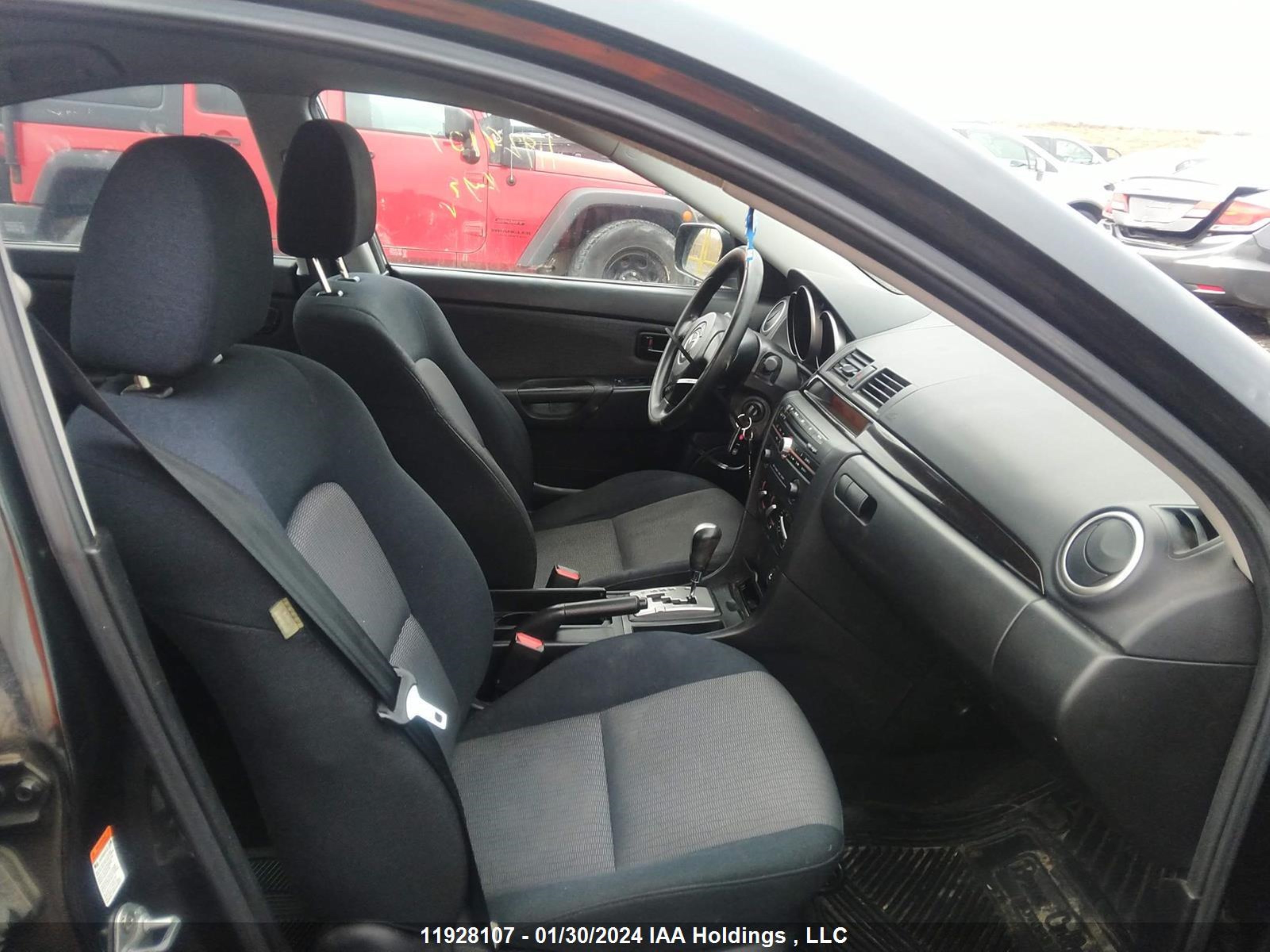 Photo 4 VIN: JM1BK32F581850606 - MAZDA 3 