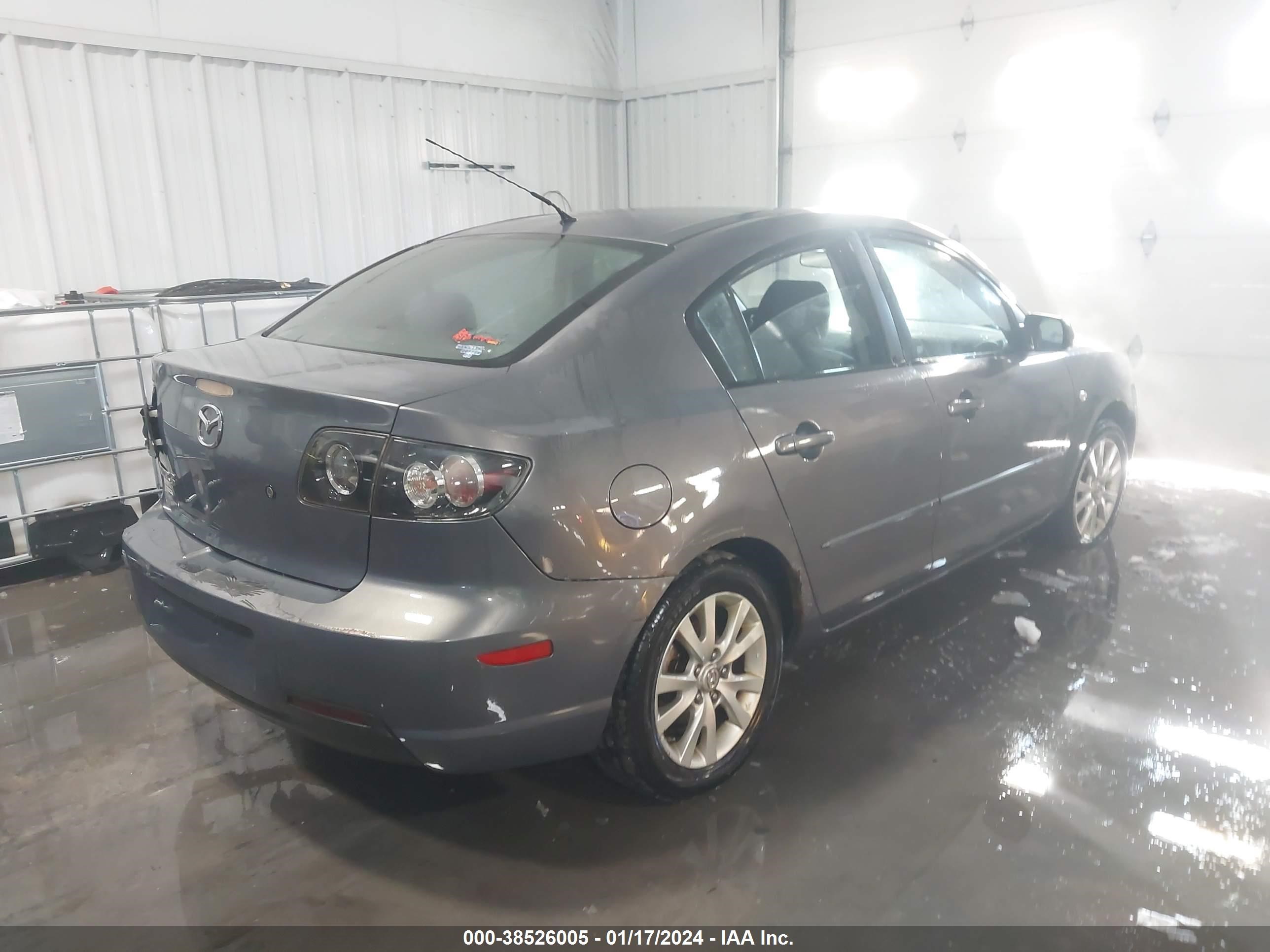 Photo 3 VIN: JM1BK32F671757799 - MAZDA 3 