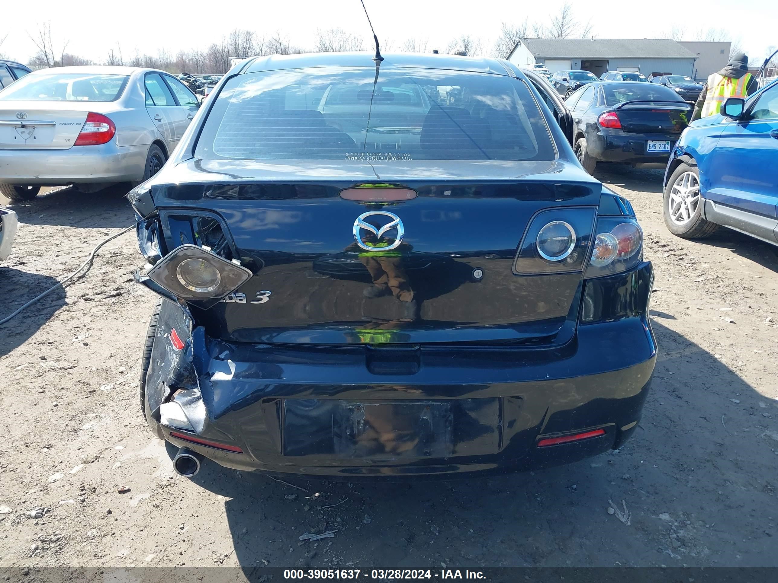 Photo 15 VIN: JM1BK32F681135432 - MAZDA 3 