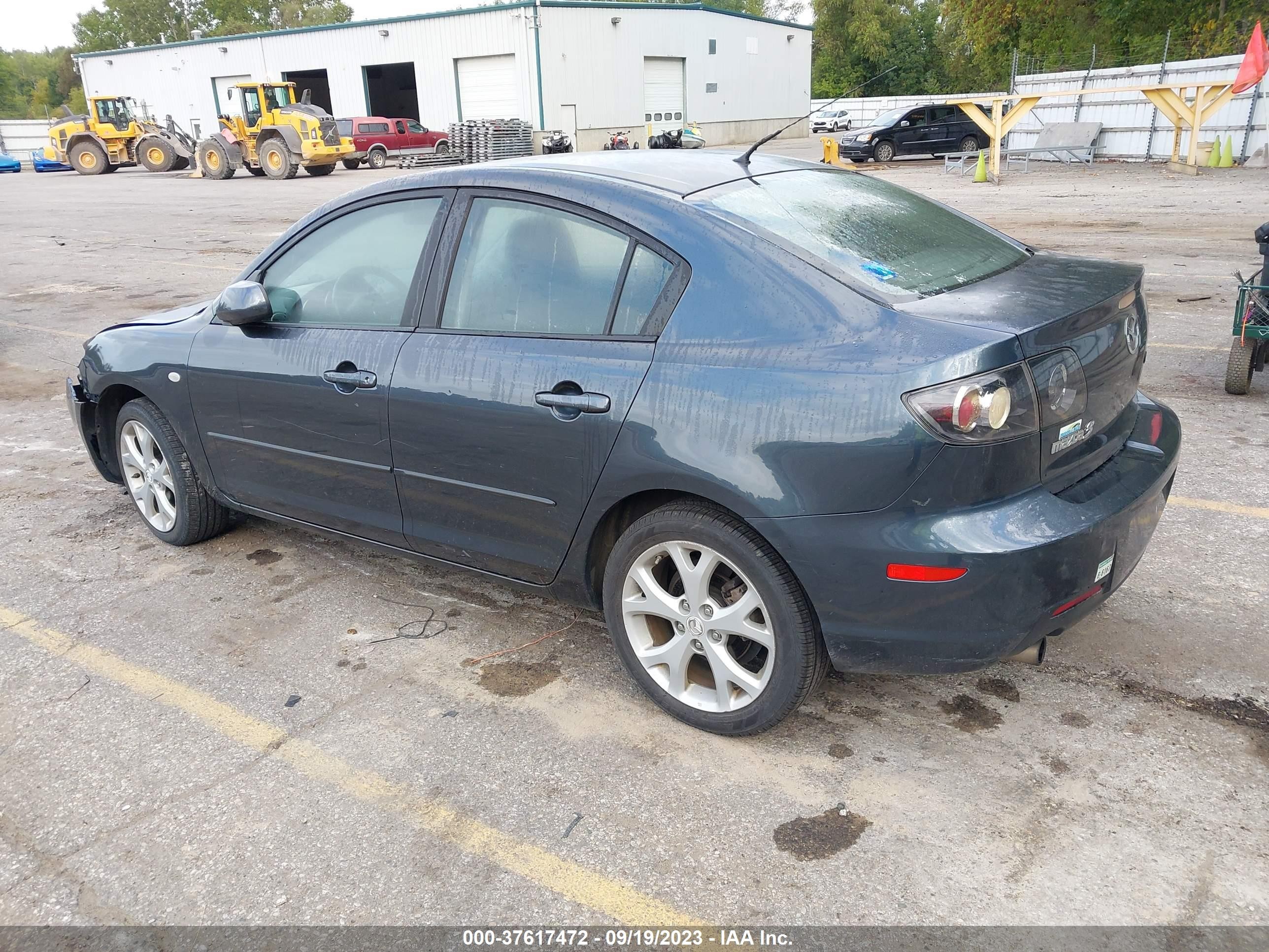 Photo 2 VIN: JM1BK32F681179169 - MAZDA 3 