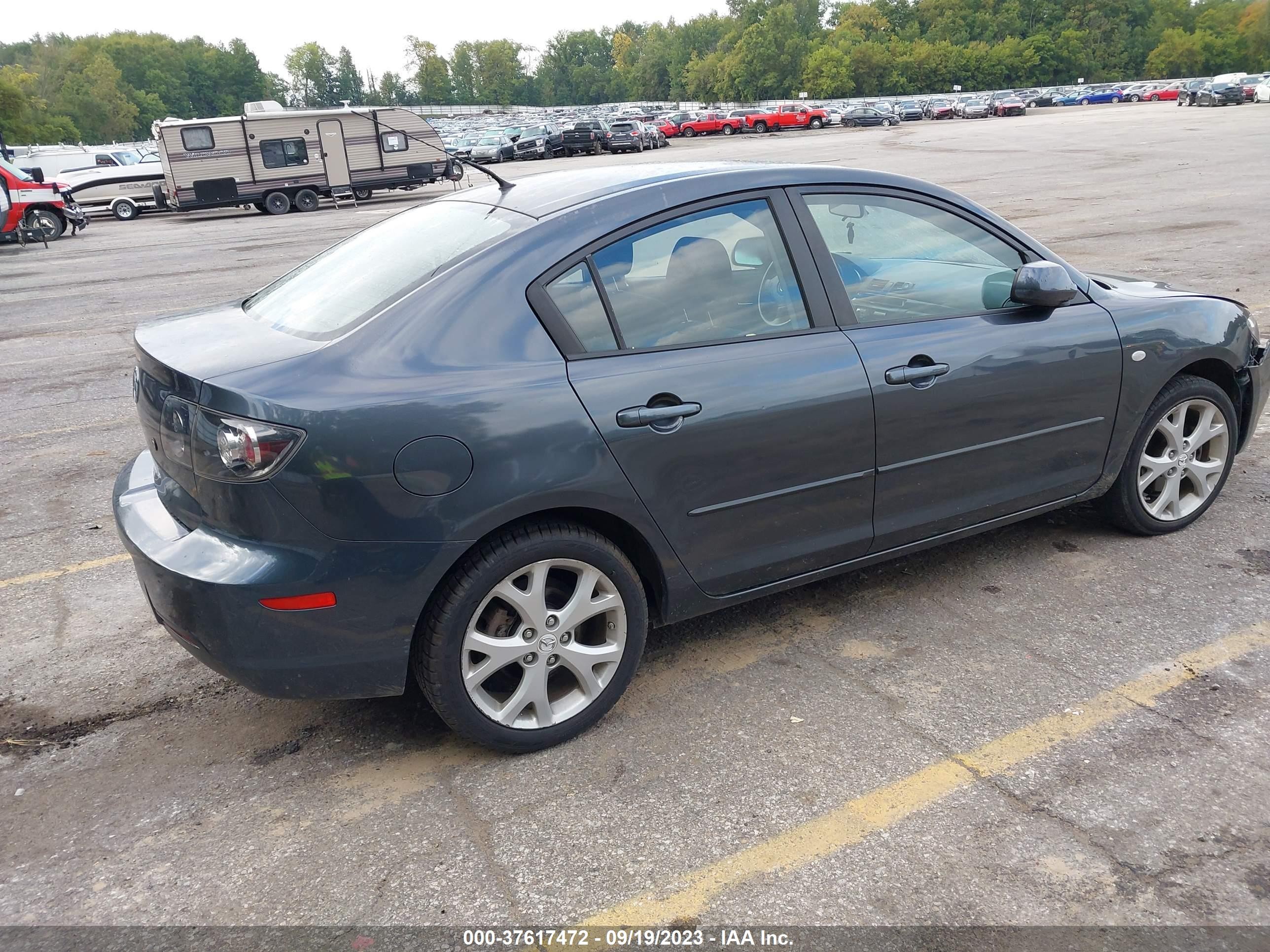 Photo 3 VIN: JM1BK32F681179169 - MAZDA 3 