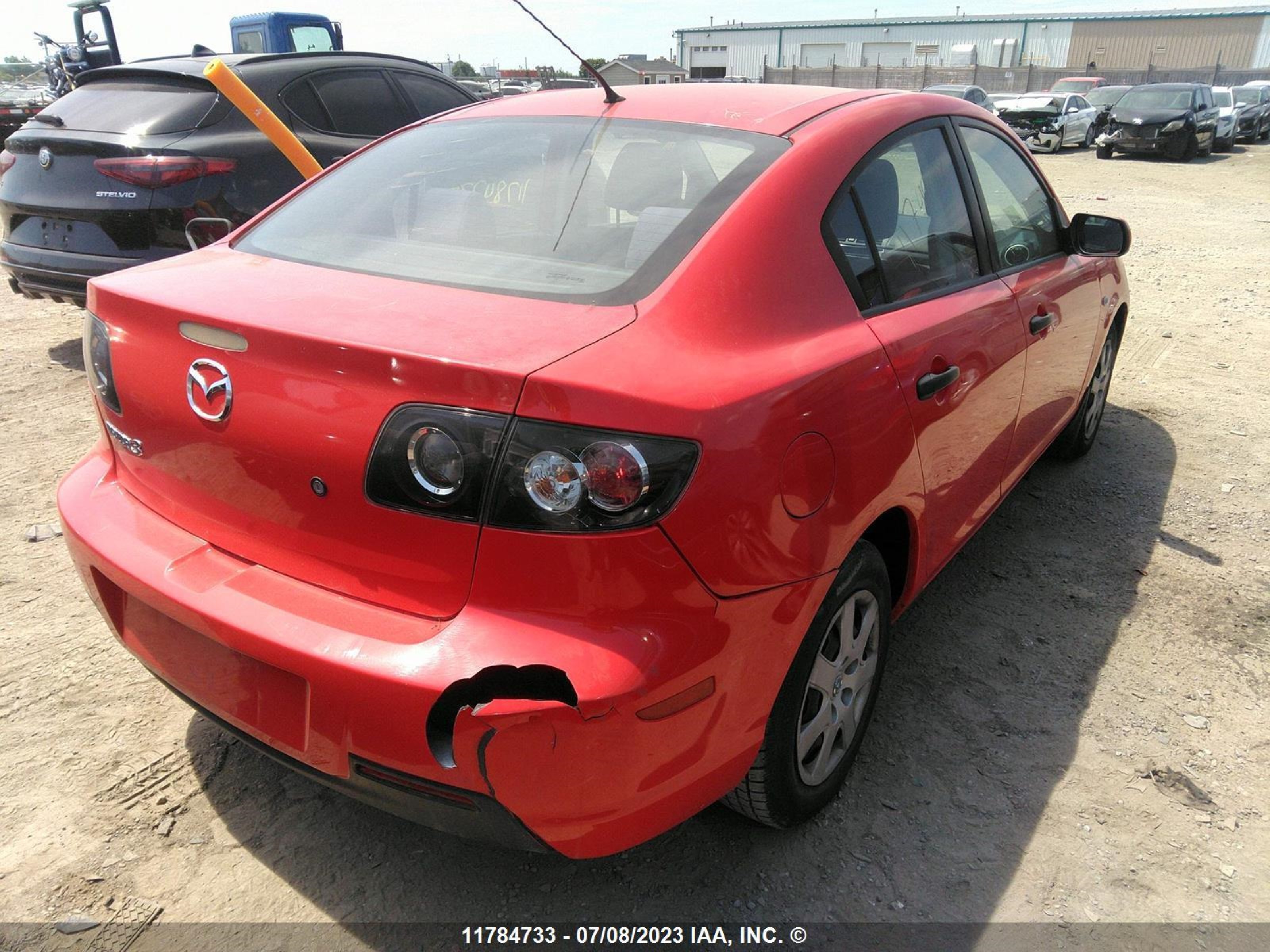 Photo 3 VIN: JM1BK32F681874736 - MAZDA 3 