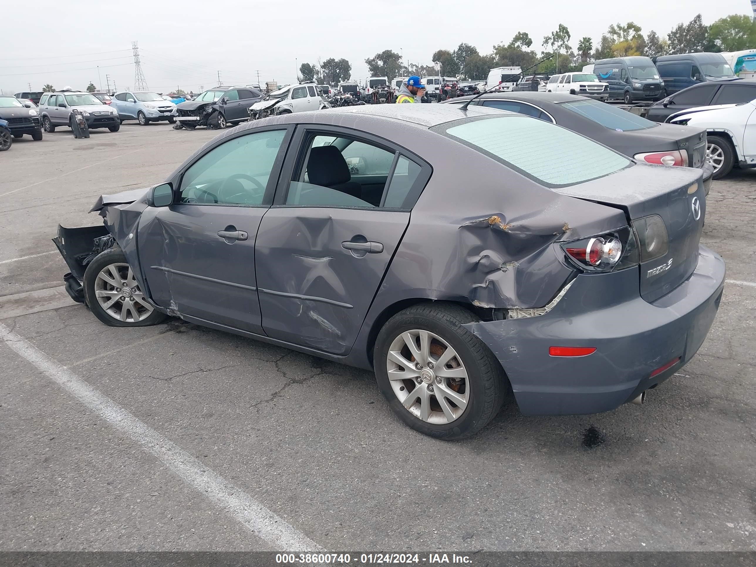 Photo 2 VIN: JM1BK32F871767587 - MAZDA 3 