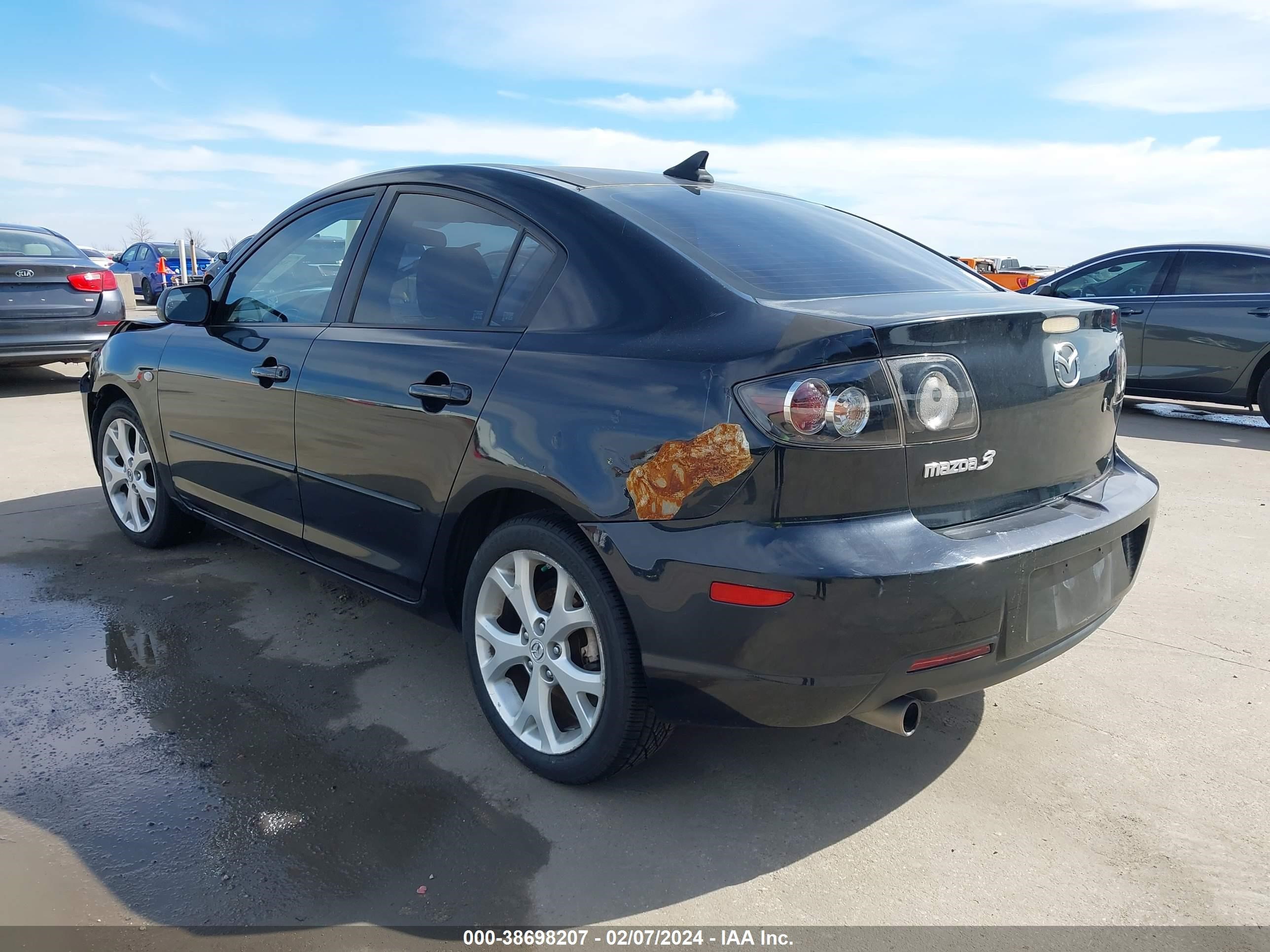 Photo 2 VIN: JM1BK32F981114235 - MAZDA 3 