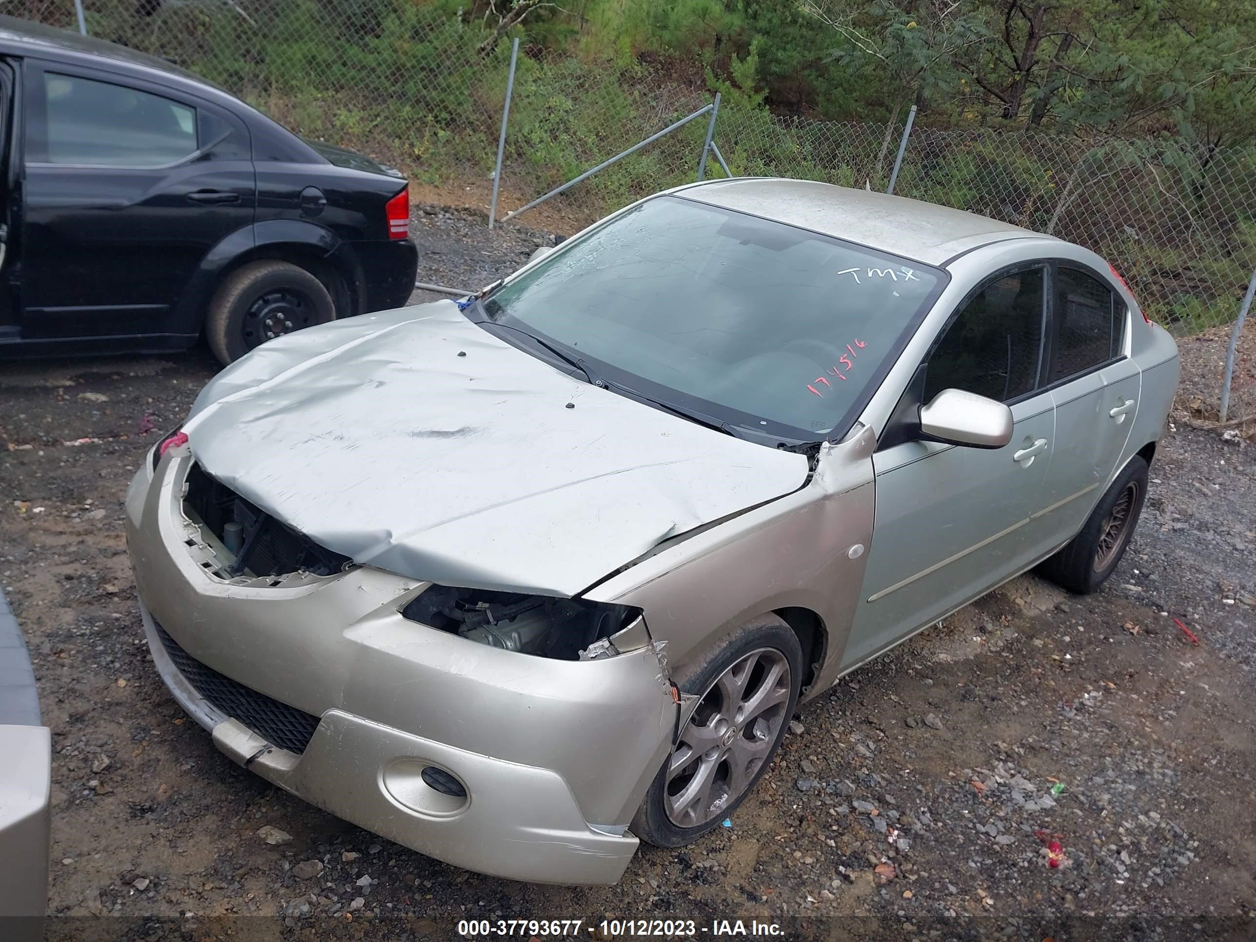 Photo 1 VIN: JM1BK32F981174516 - MAZDA 3 