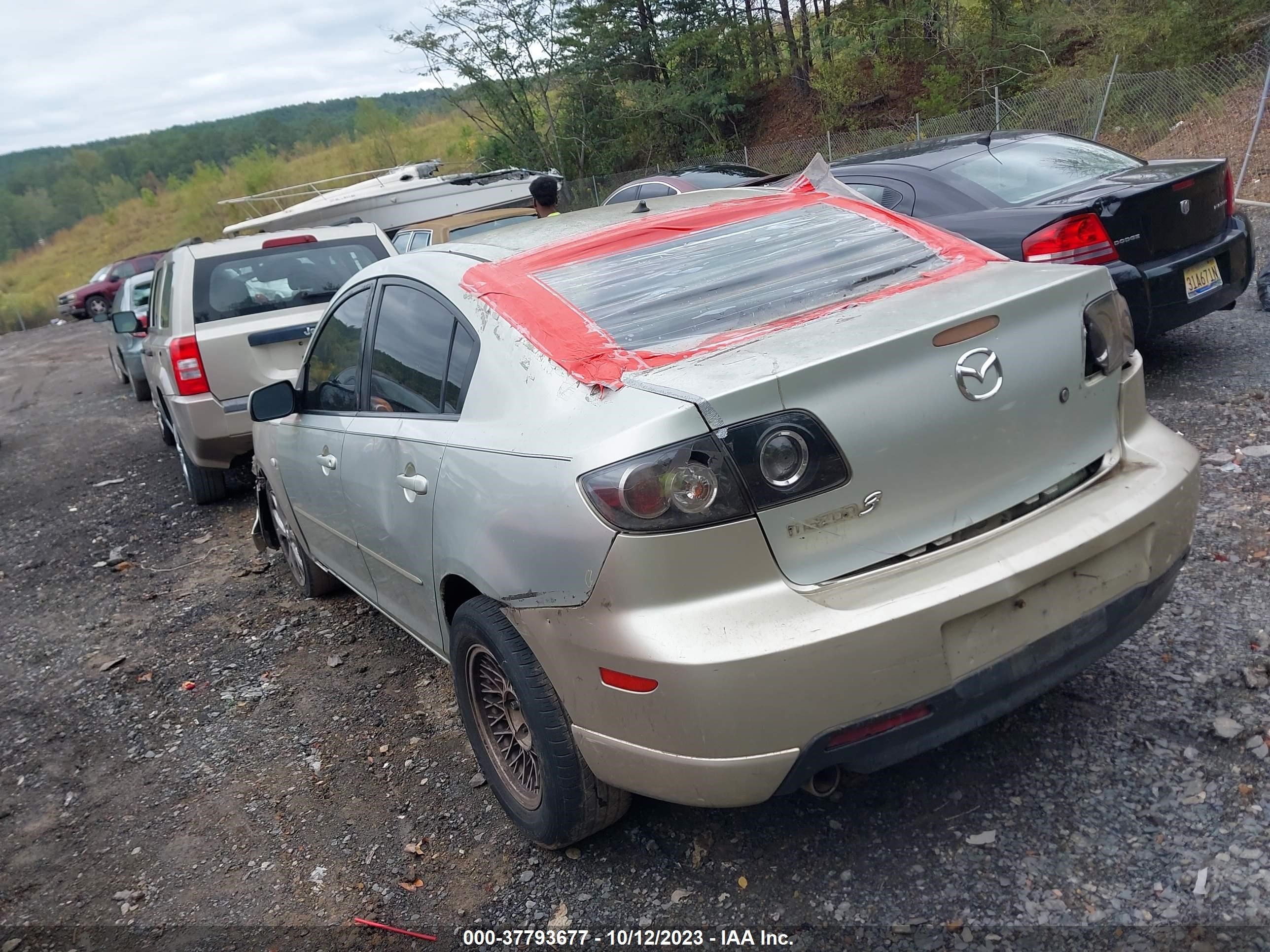 Photo 2 VIN: JM1BK32F981174516 - MAZDA 3 