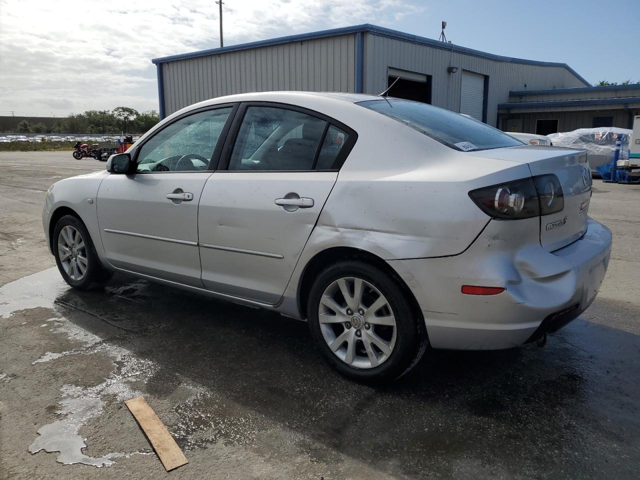 Photo 1 VIN: JM1BK32F981811419 - MAZDA 3 