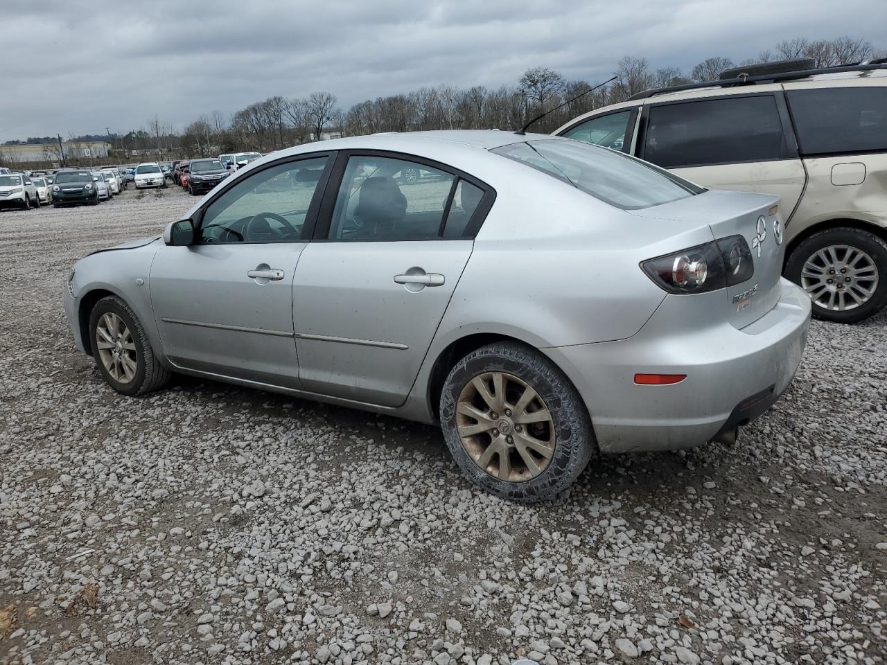 Photo 1 VIN: JM1BK32FX81802681 - MAZDA 3 