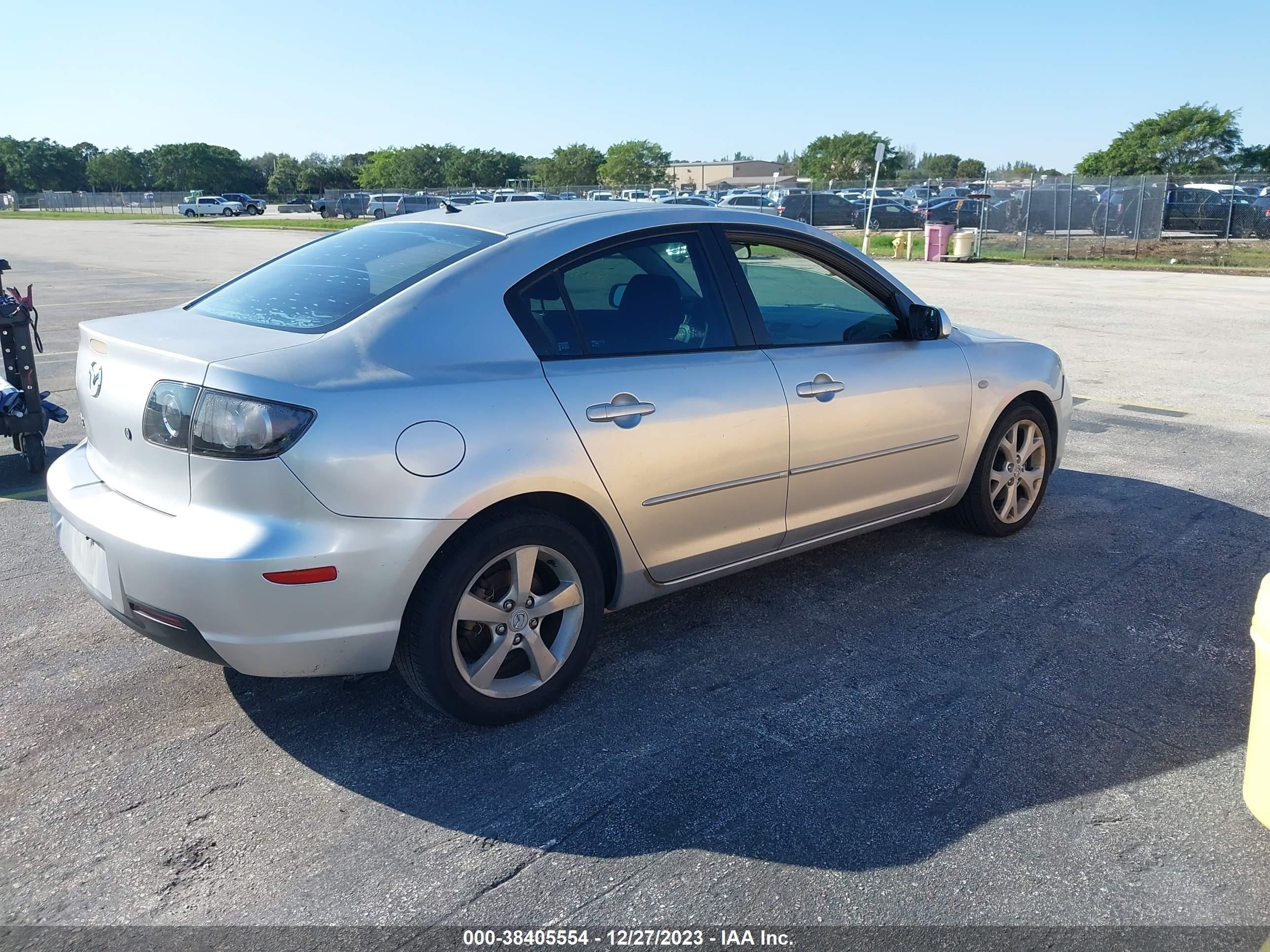 Photo 3 VIN: JM1BK32FX91245885 - MAZDA 3 