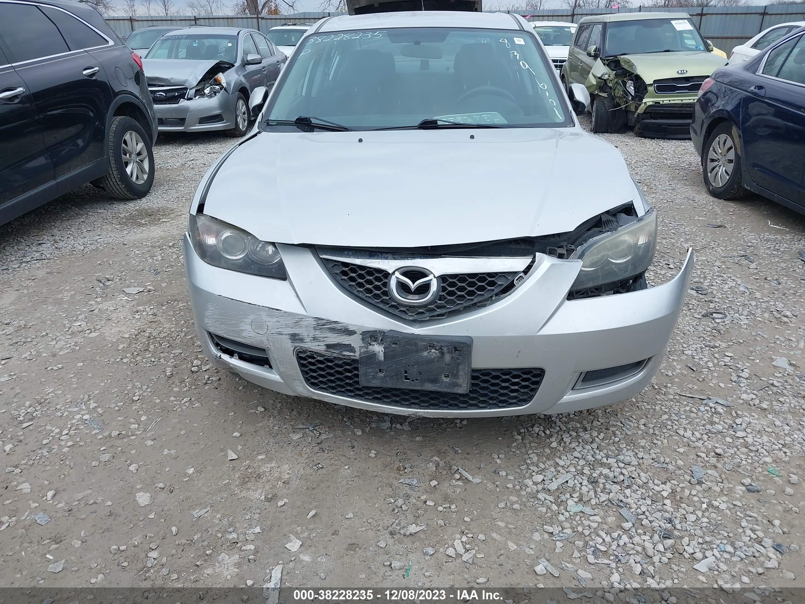 Photo 5 VIN: JM1BK32G181839661 - MAZDA 3 