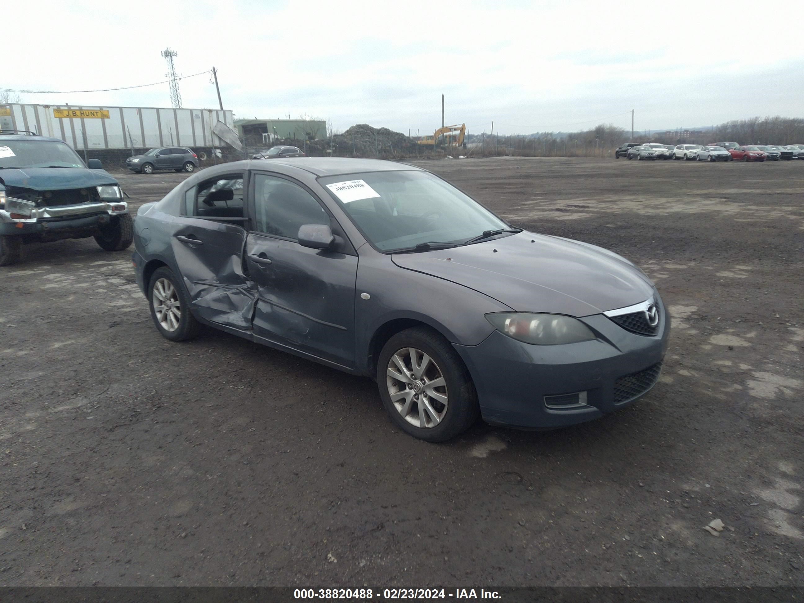 Photo 0 VIN: JM1BK32G581862716 - MAZDA 3 