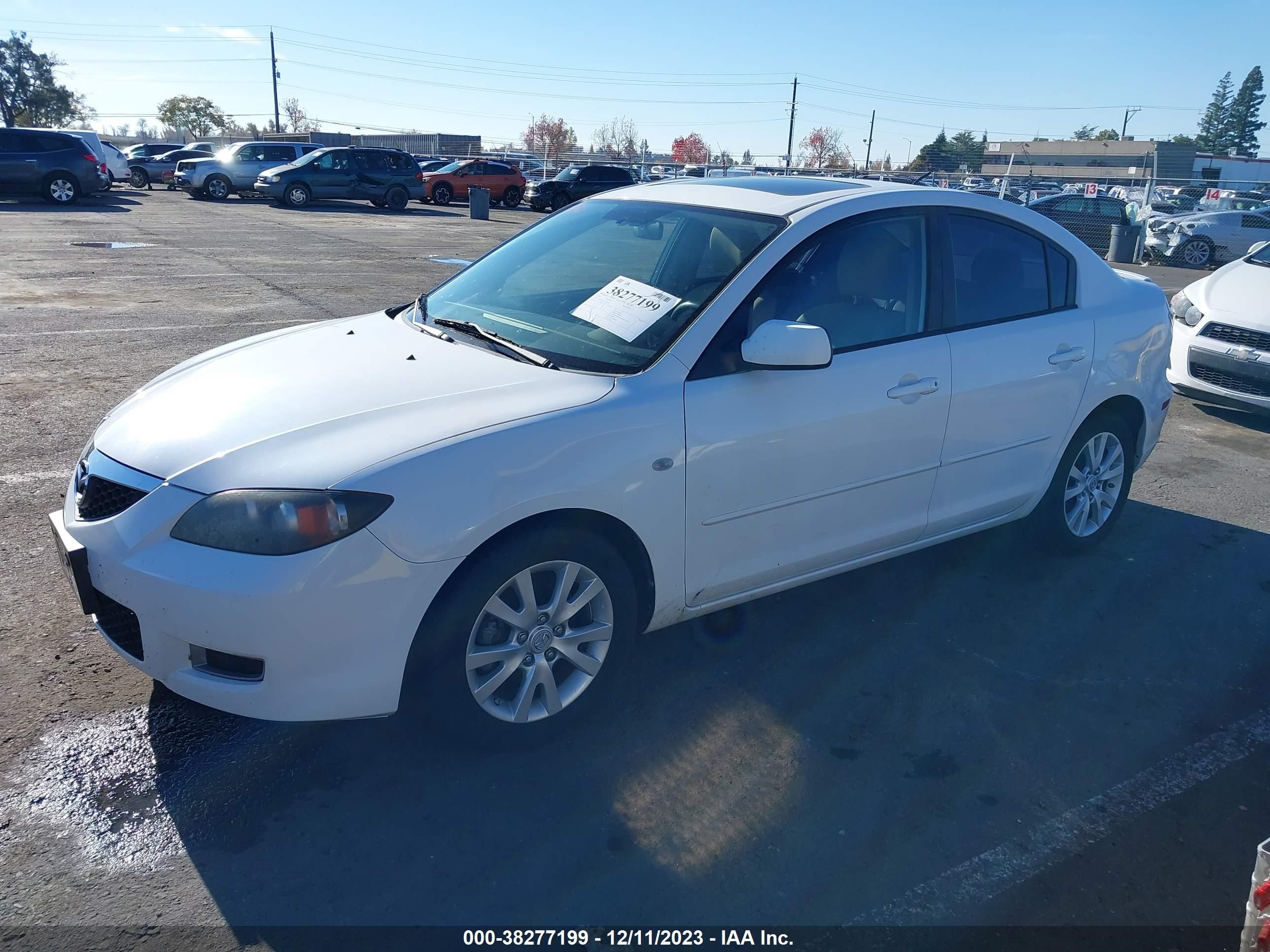 Photo 1 VIN: JM1BK32G681879055 - MAZDA 3 