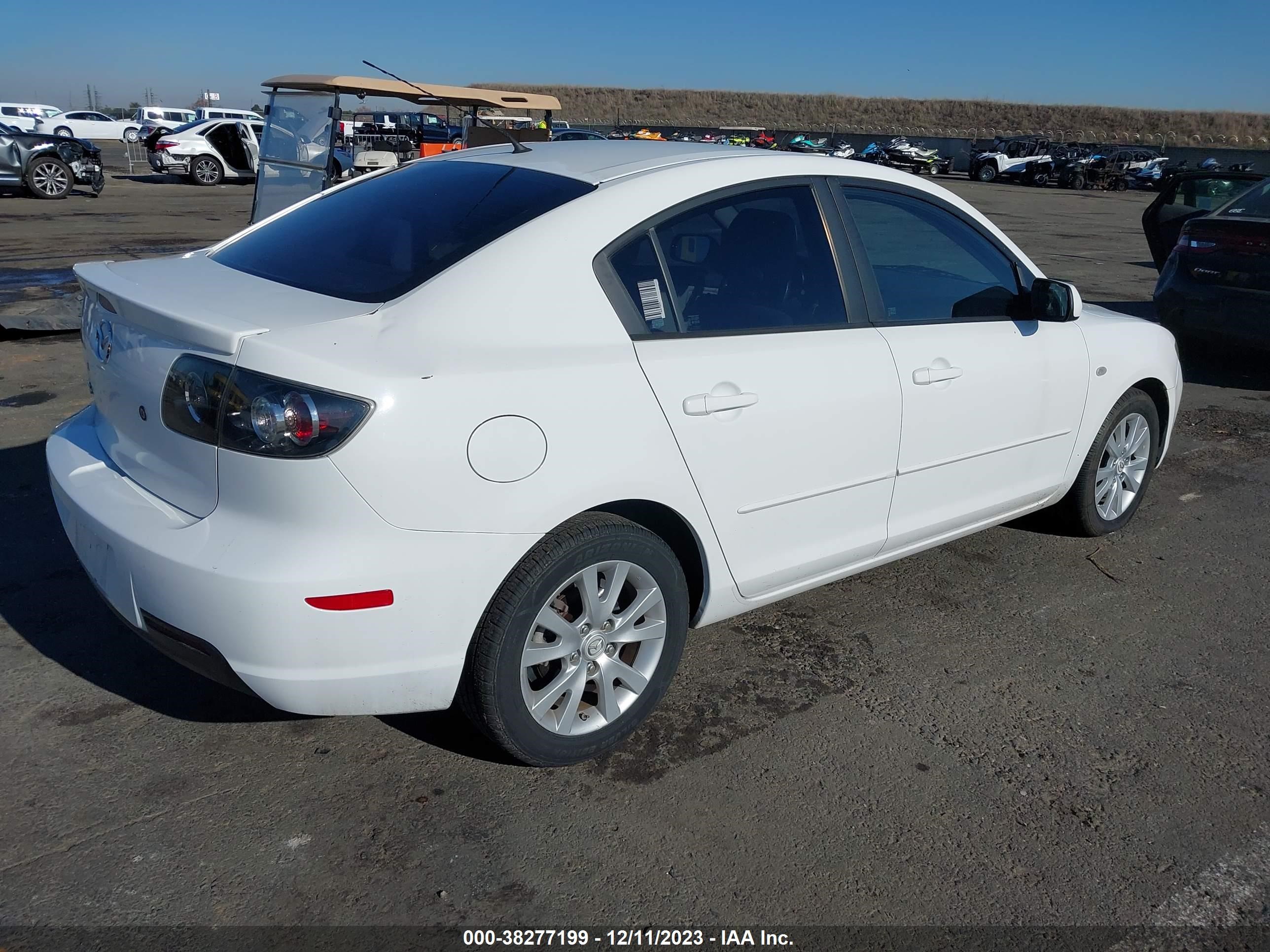 Photo 3 VIN: JM1BK32G681879055 - MAZDA 3 