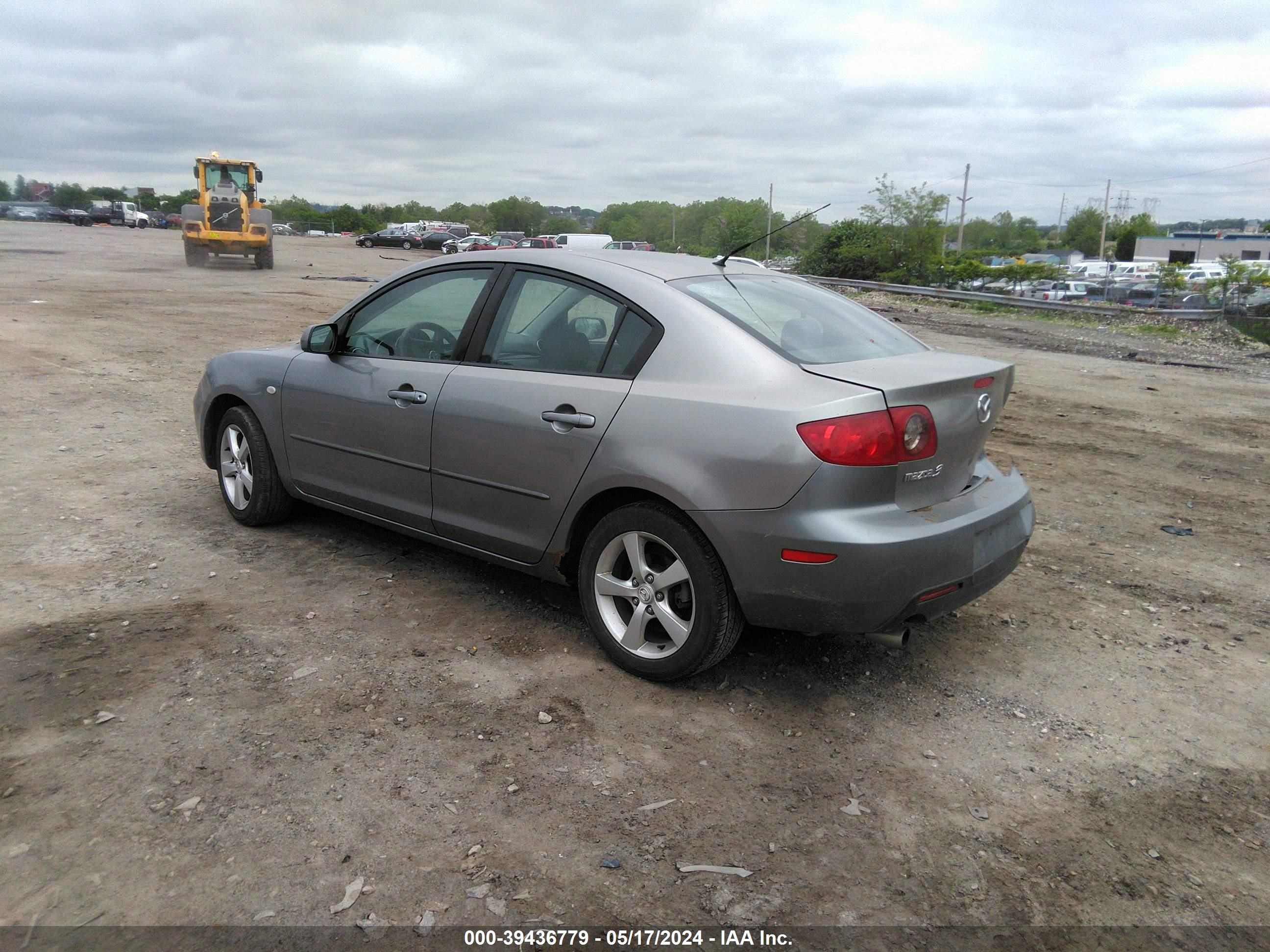 Photo 2 VIN: JM1BK32G761524506 - MAZDA 3 