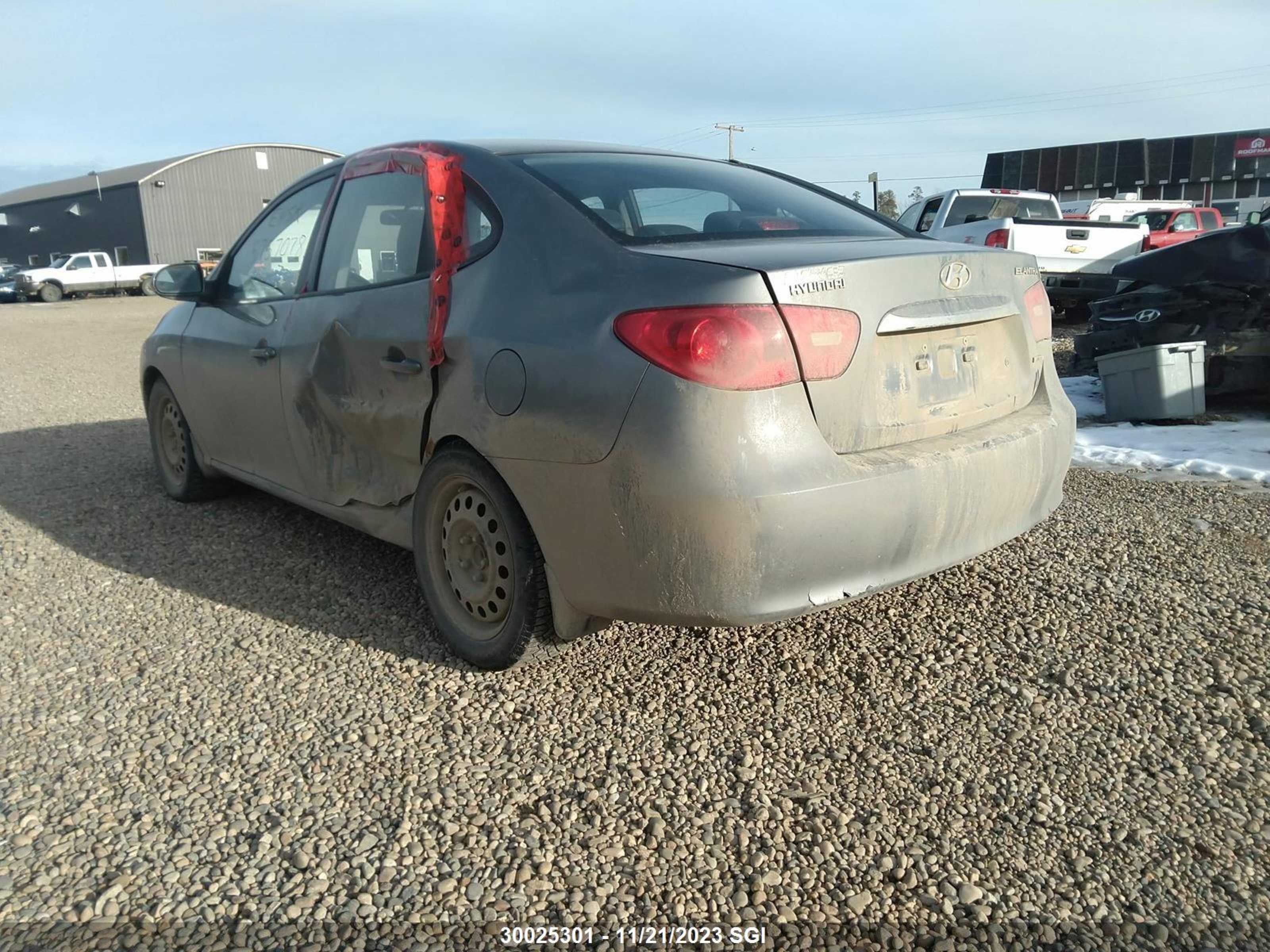 Photo 5 VIN: JM1BK32G881138759 - HYUNDAI ELANTRA 