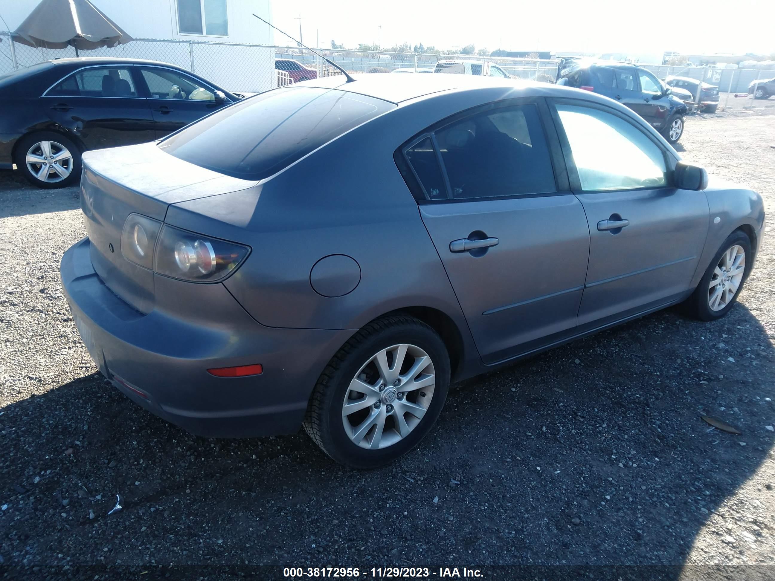 Photo 3 VIN: JM1BK32G881823862 - MAZDA 3 