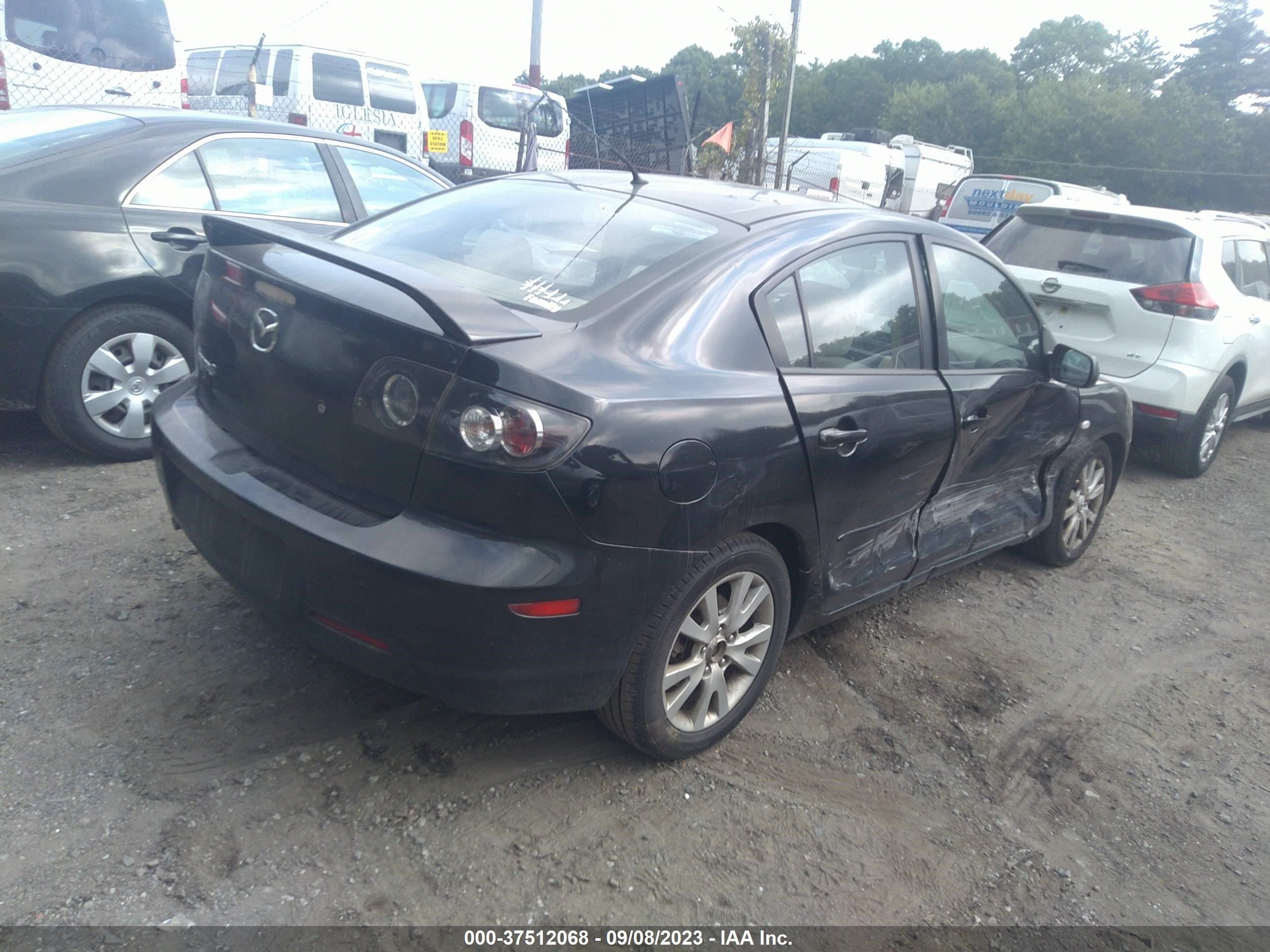 Photo 3 VIN: JM1BK32GX81804603 - MAZDA 3 