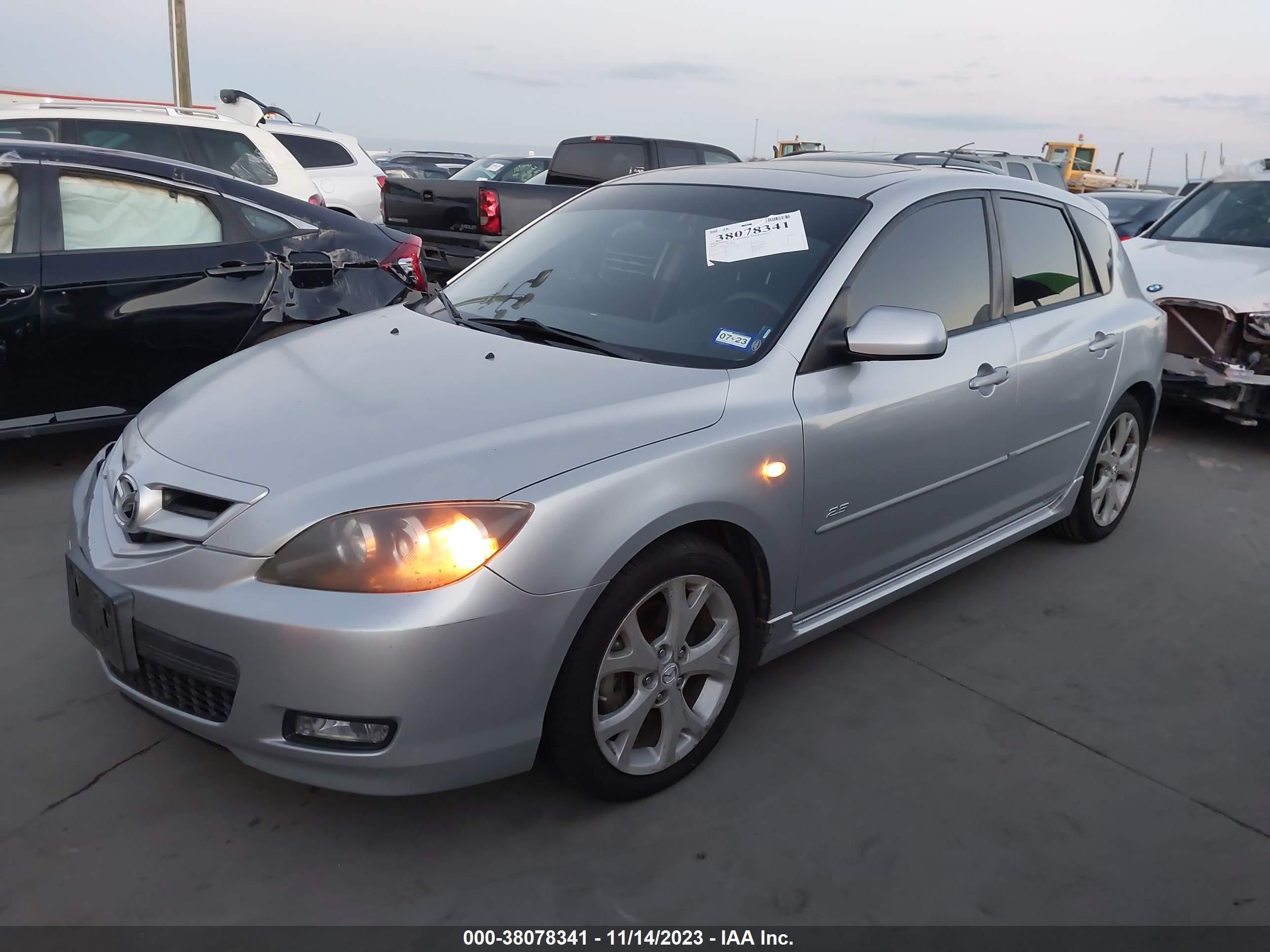 Photo 1 VIN: JM1BK343181173718 - MAZDA 3 