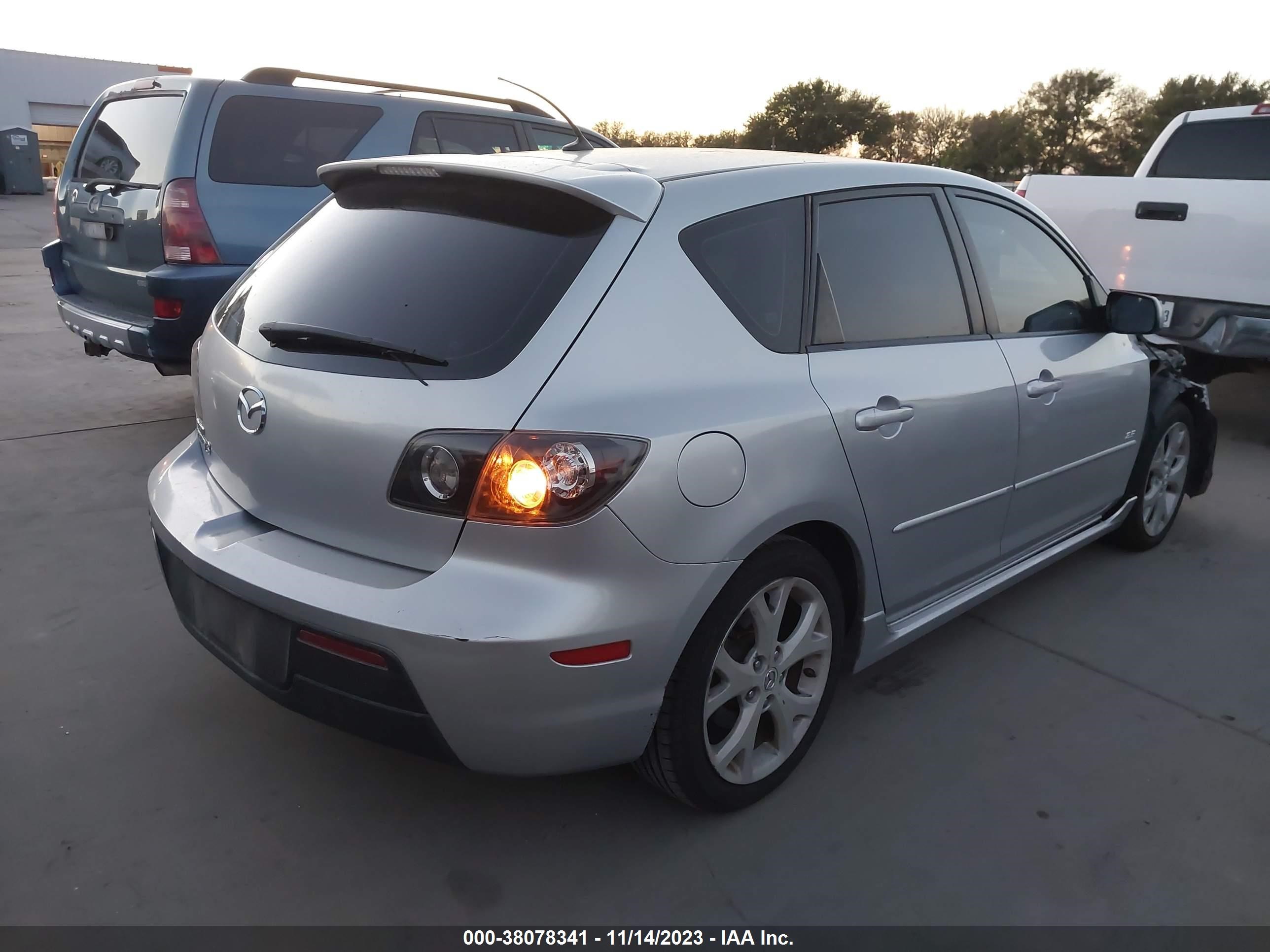 Photo 3 VIN: JM1BK343181173718 - MAZDA 3 