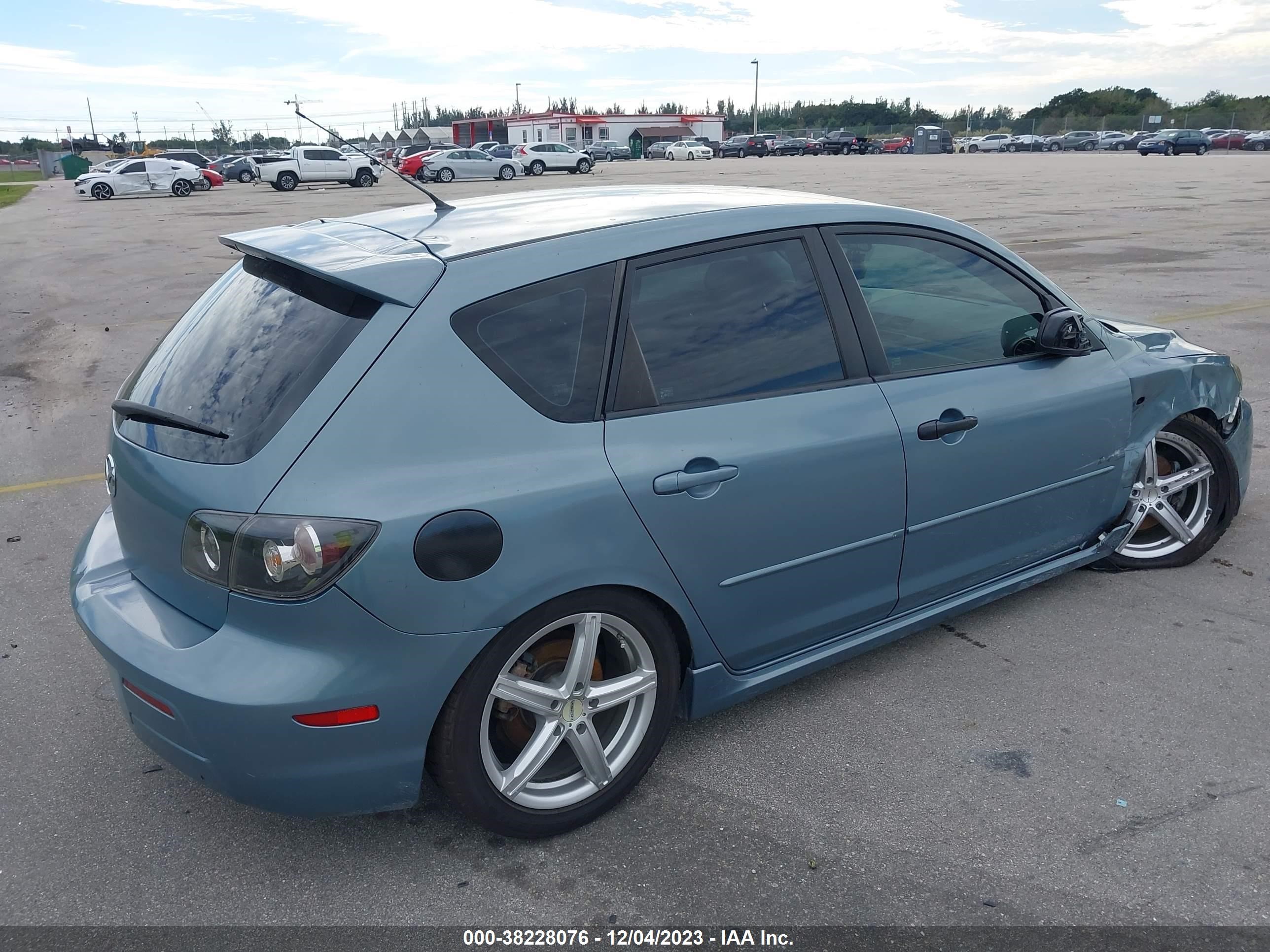 Photo 3 VIN: JM1BK343181826032 - MAZDA 3 